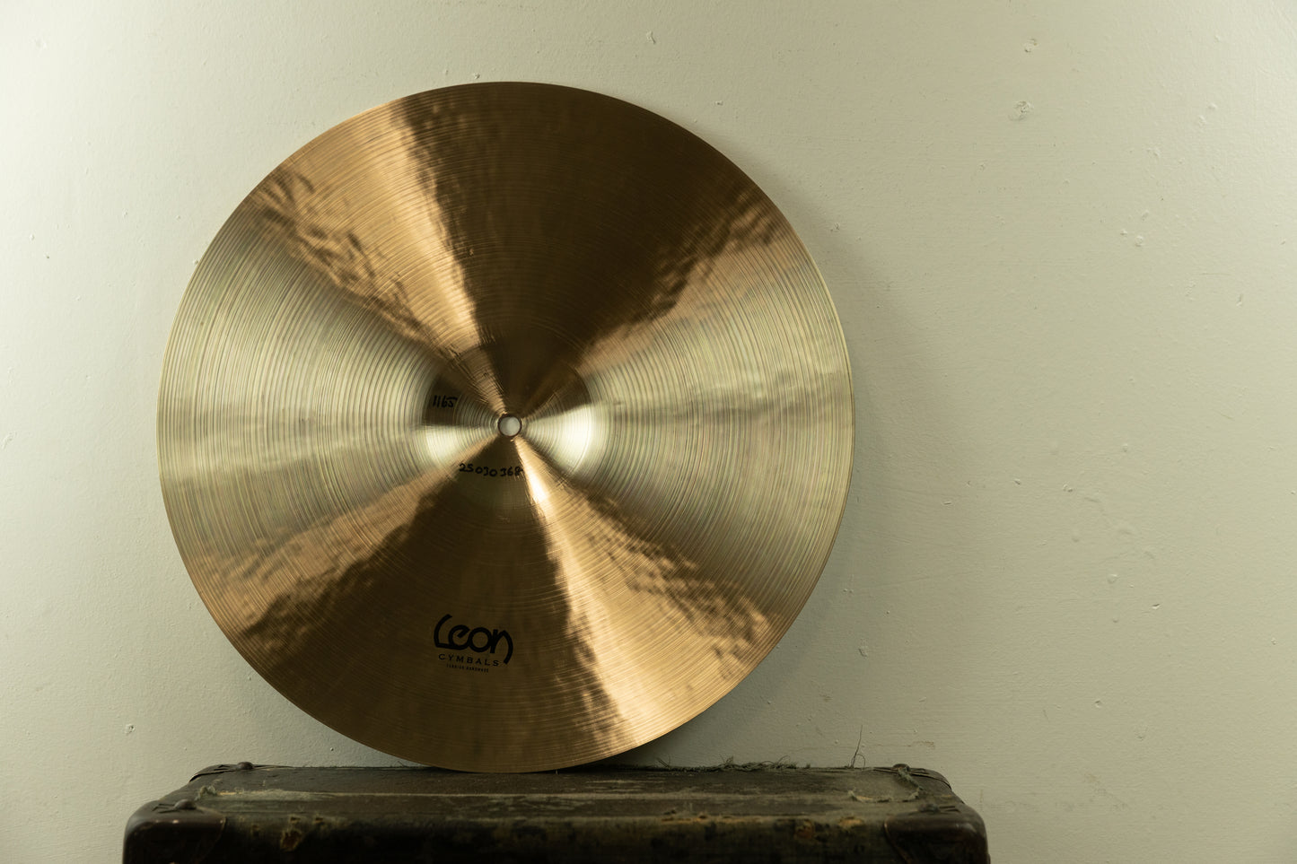 Leon 17" Vintage Medium Bell Medium Thin Crash Cymbal 1165g