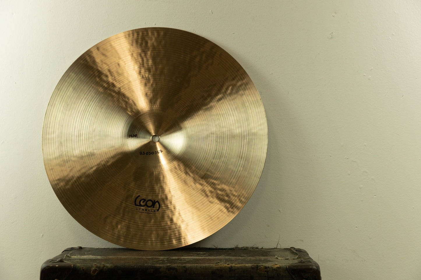 Leon 17" Vintage Medium Bell Regular Crash Cymbal 1210g