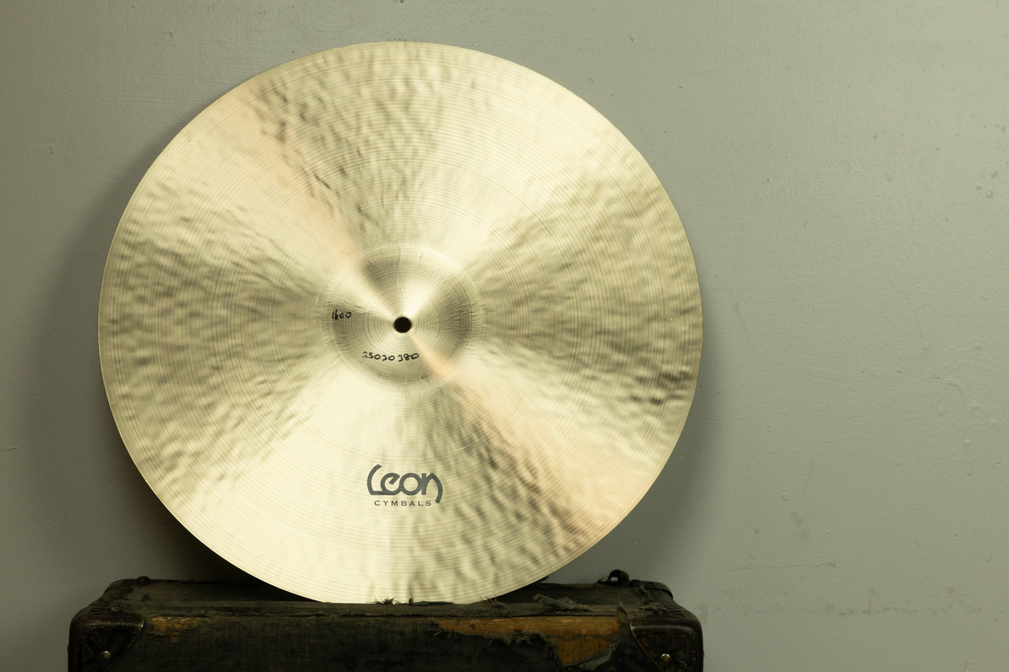 Leon 19" Vintage A Medium Bell Crash Cymbal 1600g