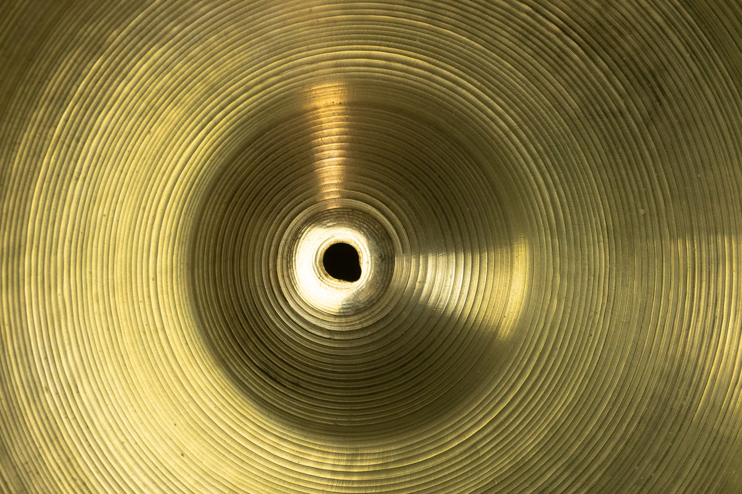 1960s Zildjian A 18" Sizzle Crash Cymbal 1430g