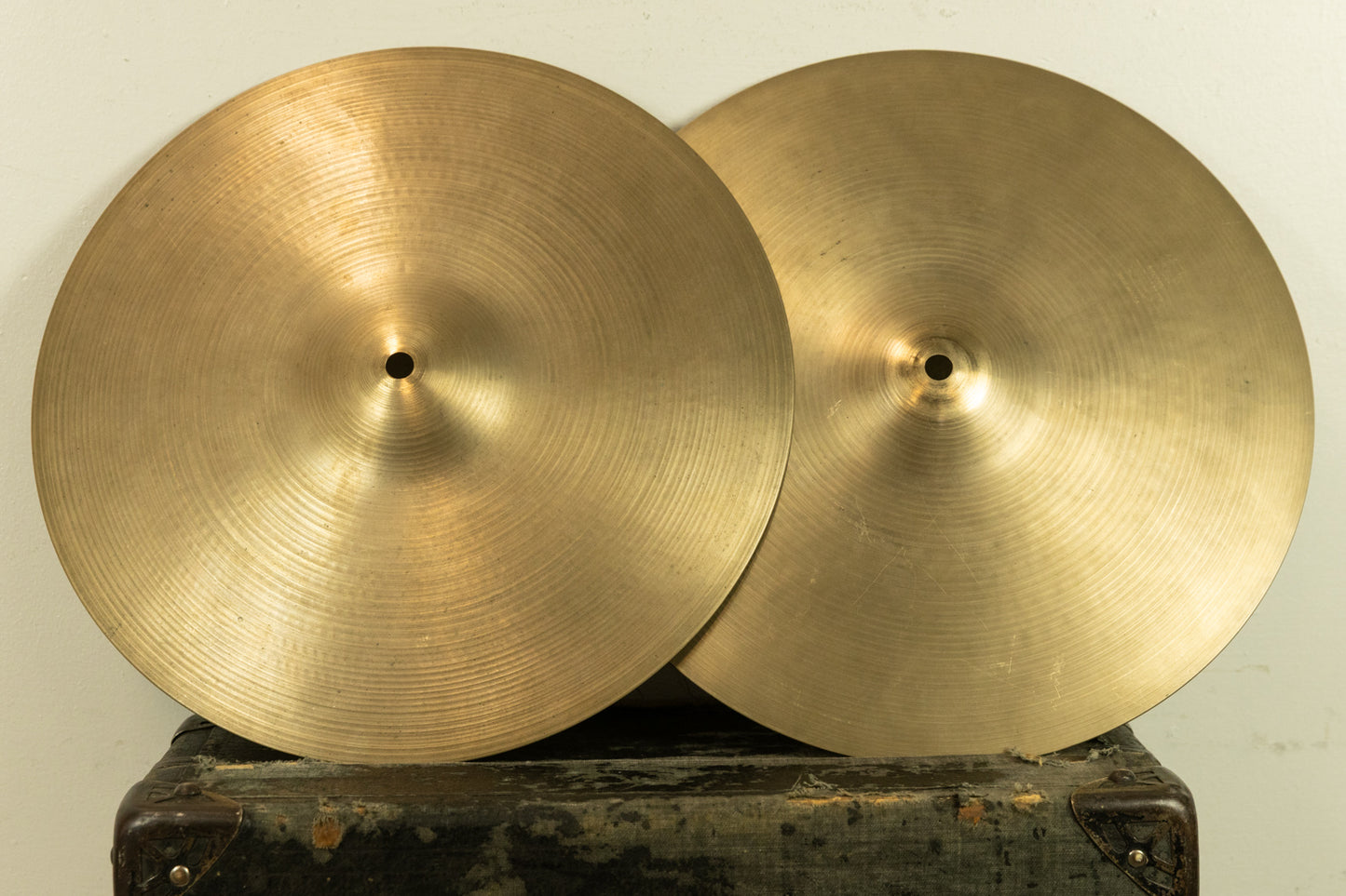 1970s Zildjian 14 A Hollow Logo New Beat Hi Hat Cymbals 918g 1177g