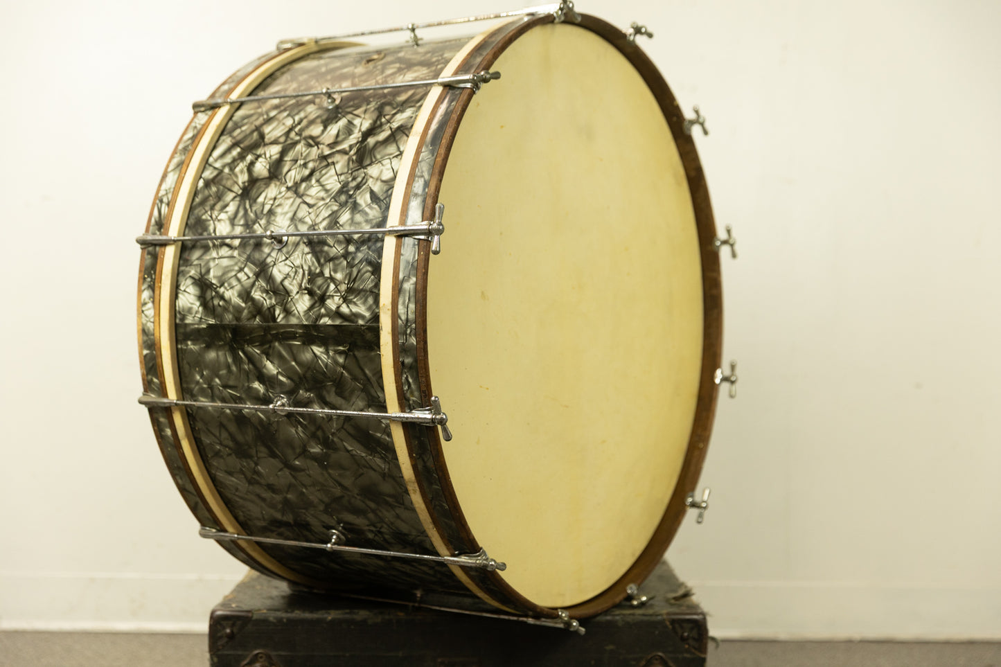 1938 Ludwig 14x28 Artist's Model Black Diamond Pearl Bass Drum