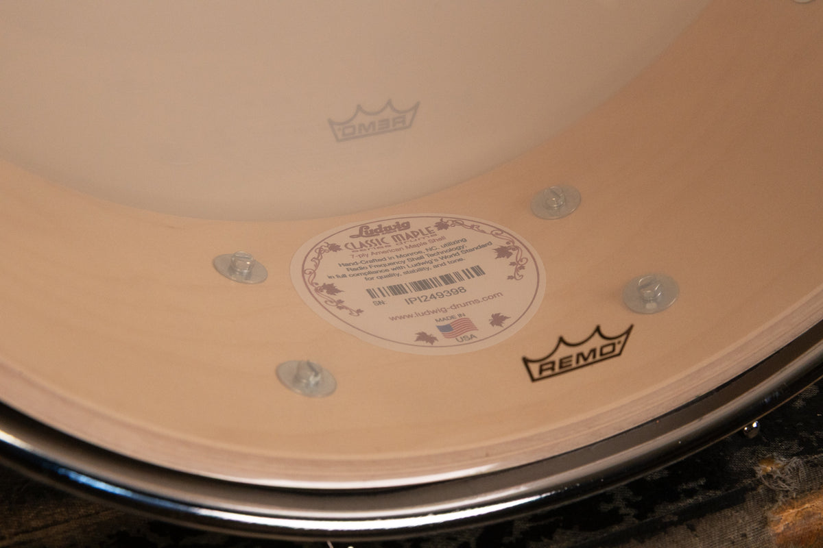 Ludwig Classic Maple 5x14 Champagne Sparkle Snare Drum
