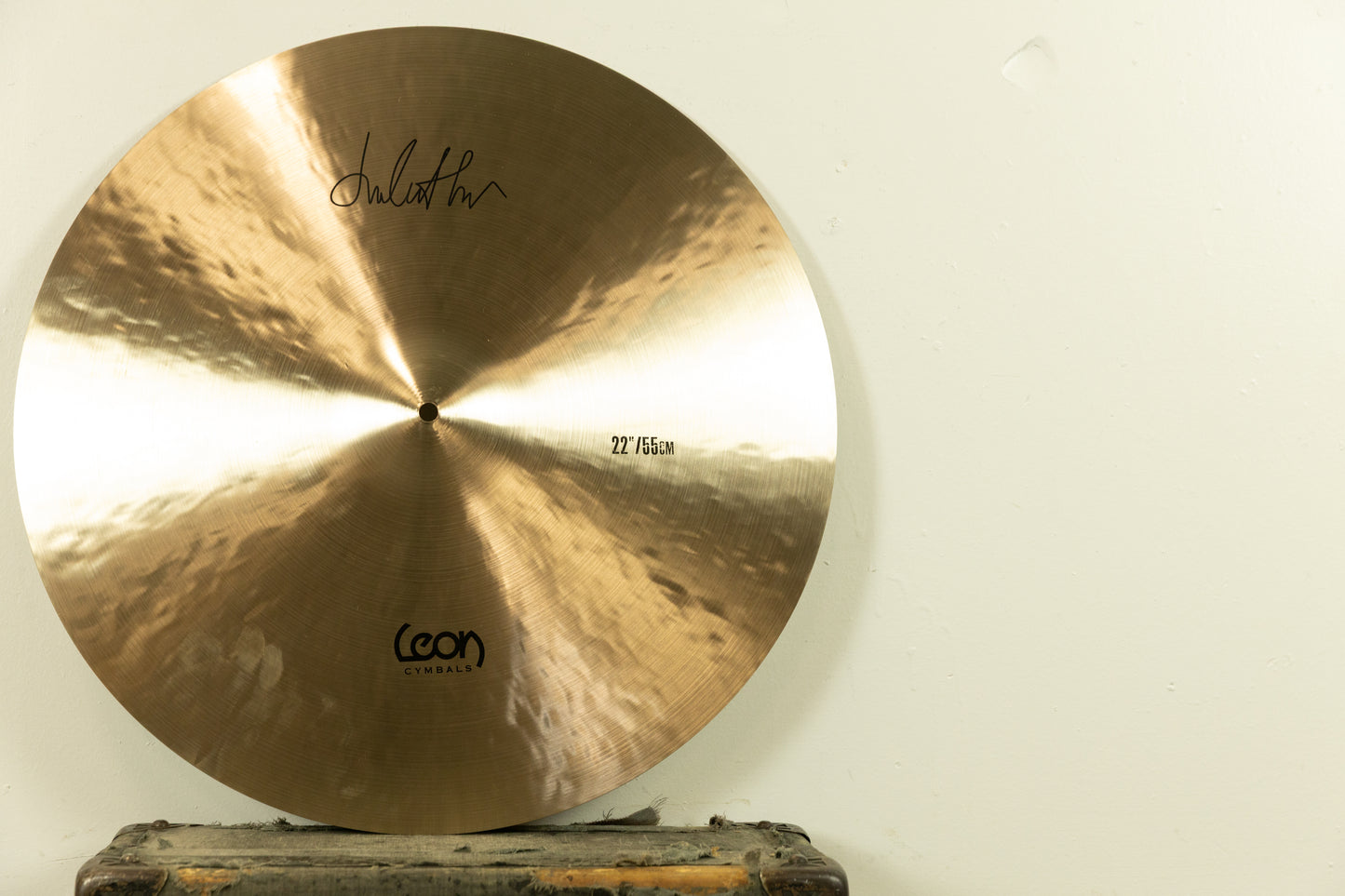 Leon 18" Vintage Medium Thin Crash Cymbal 1345g