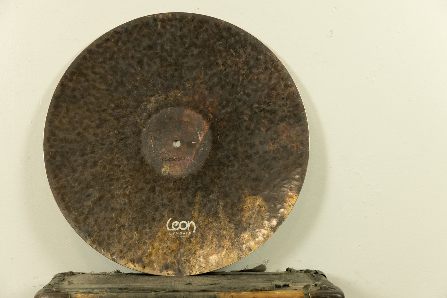 Leon 18" Dark Full Raw Medium Thin Crash Cymbal 1340g