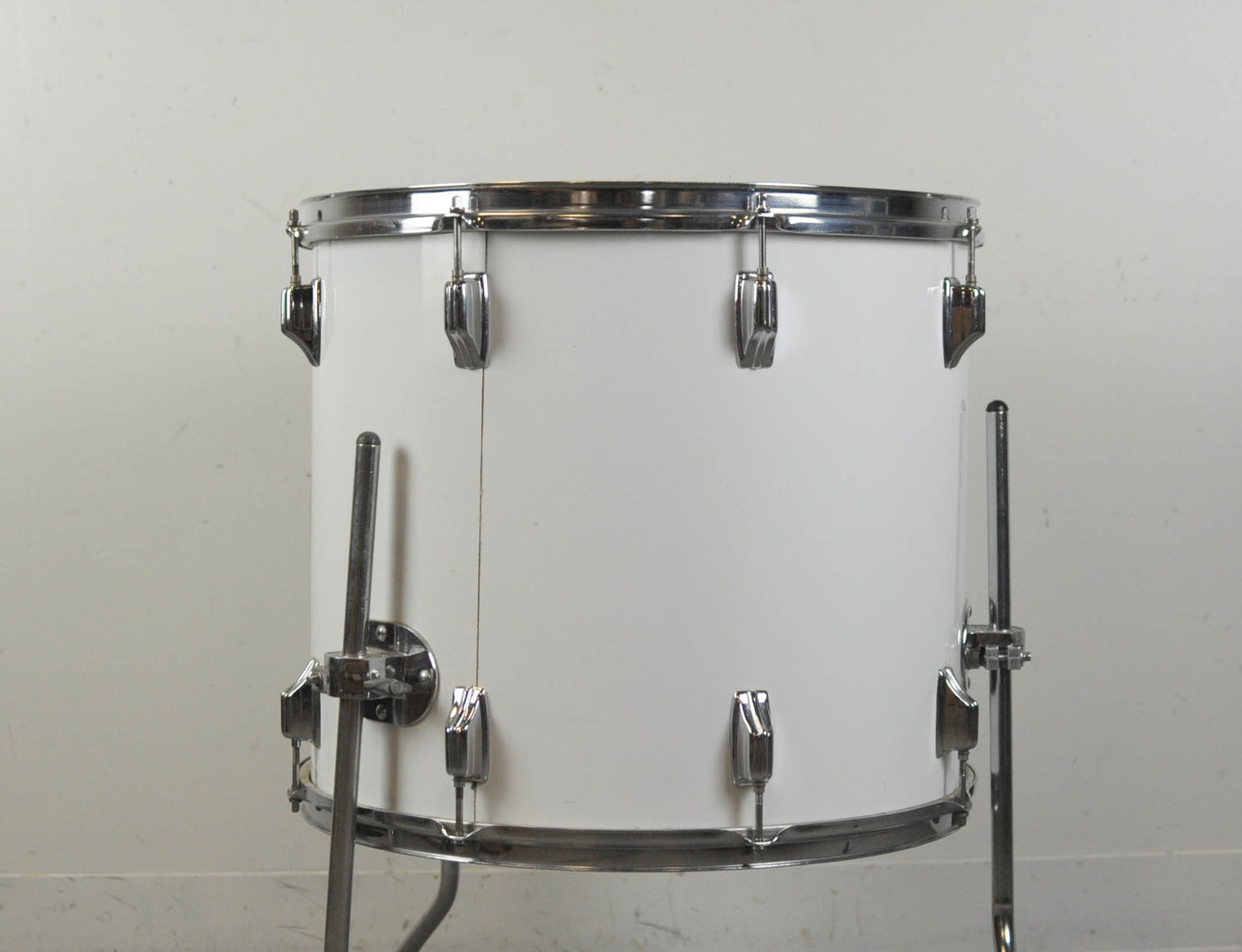 1970s Rogers 16x18 New England White Floor Tom