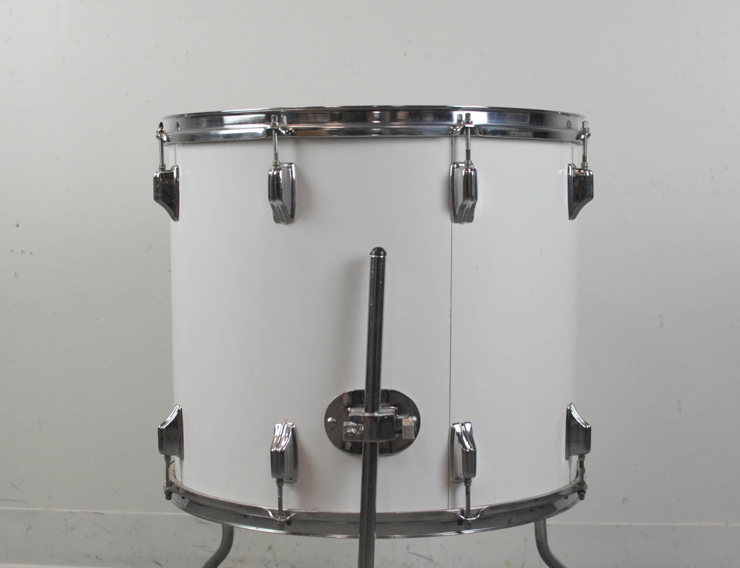 1970s Rogers 16x18 New England White Floor Tom