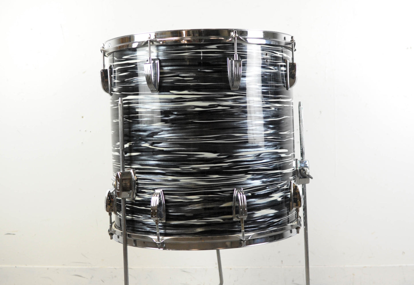 1970s Ludwig 16x16 Oyster Black Pearl Floor Tom
