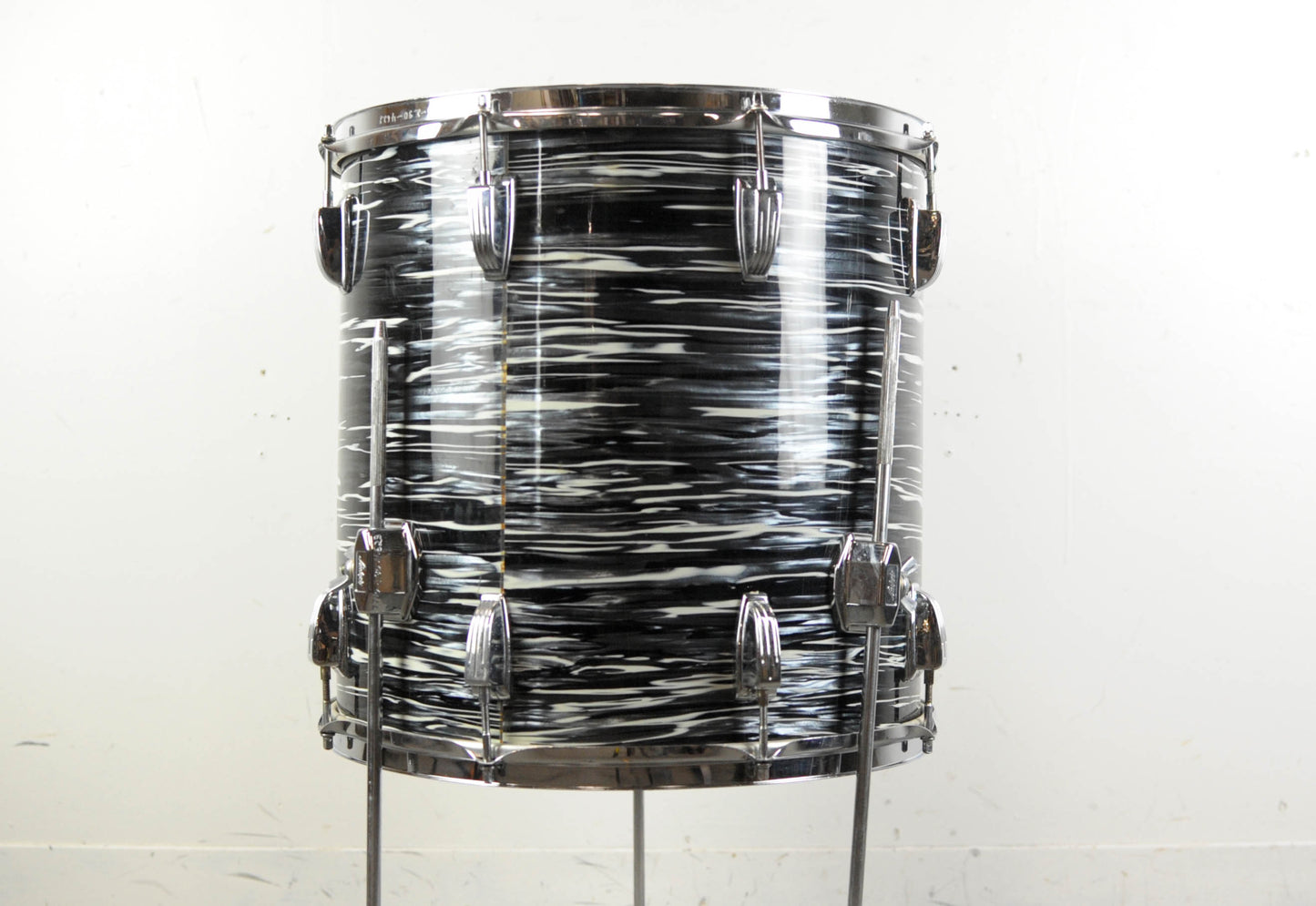 1970s Ludwig 16x16 Oyster Black Pearl Floor Tom