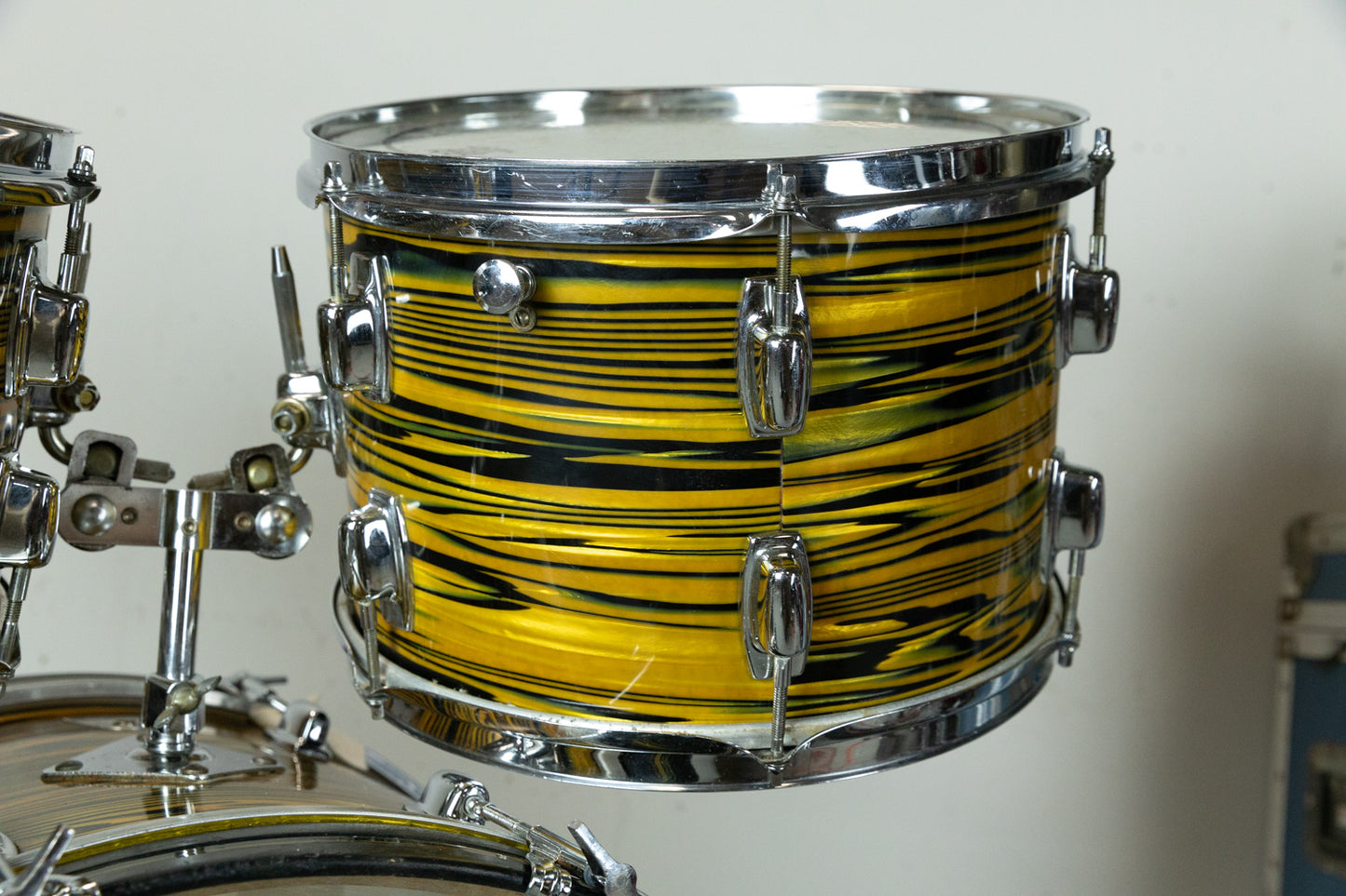 1970 Ludwig Standard Lemon Strata S-330 Drum Set