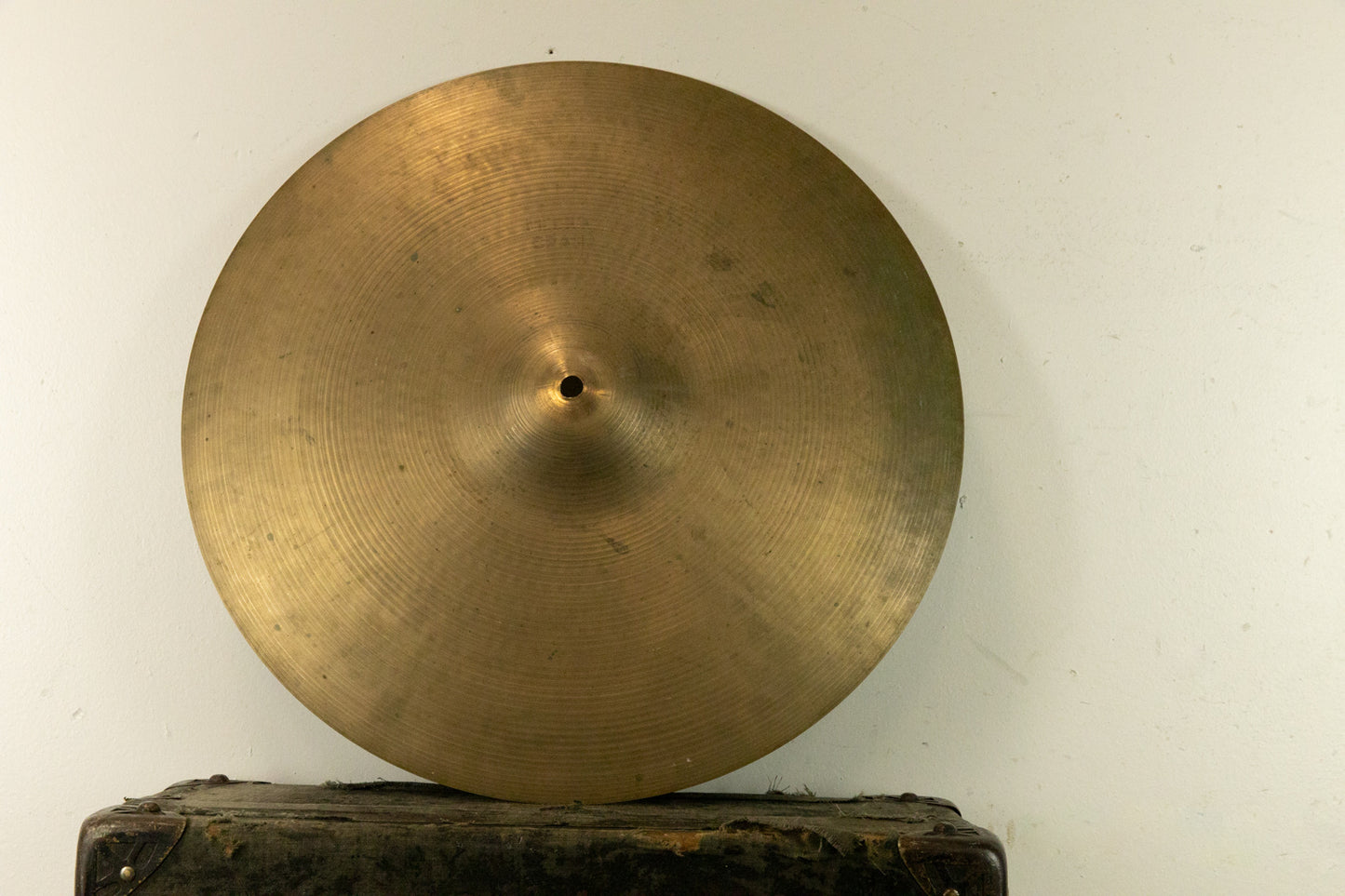 Vintage Zildjian 18" Hollow Logo Medium Crash Cymbal 1519g