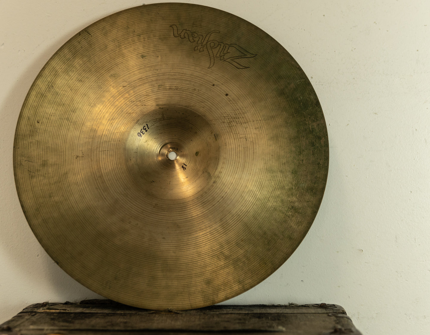 Vintage Zildjian A 18" Hollow Logo Crash Cymbal 1336g