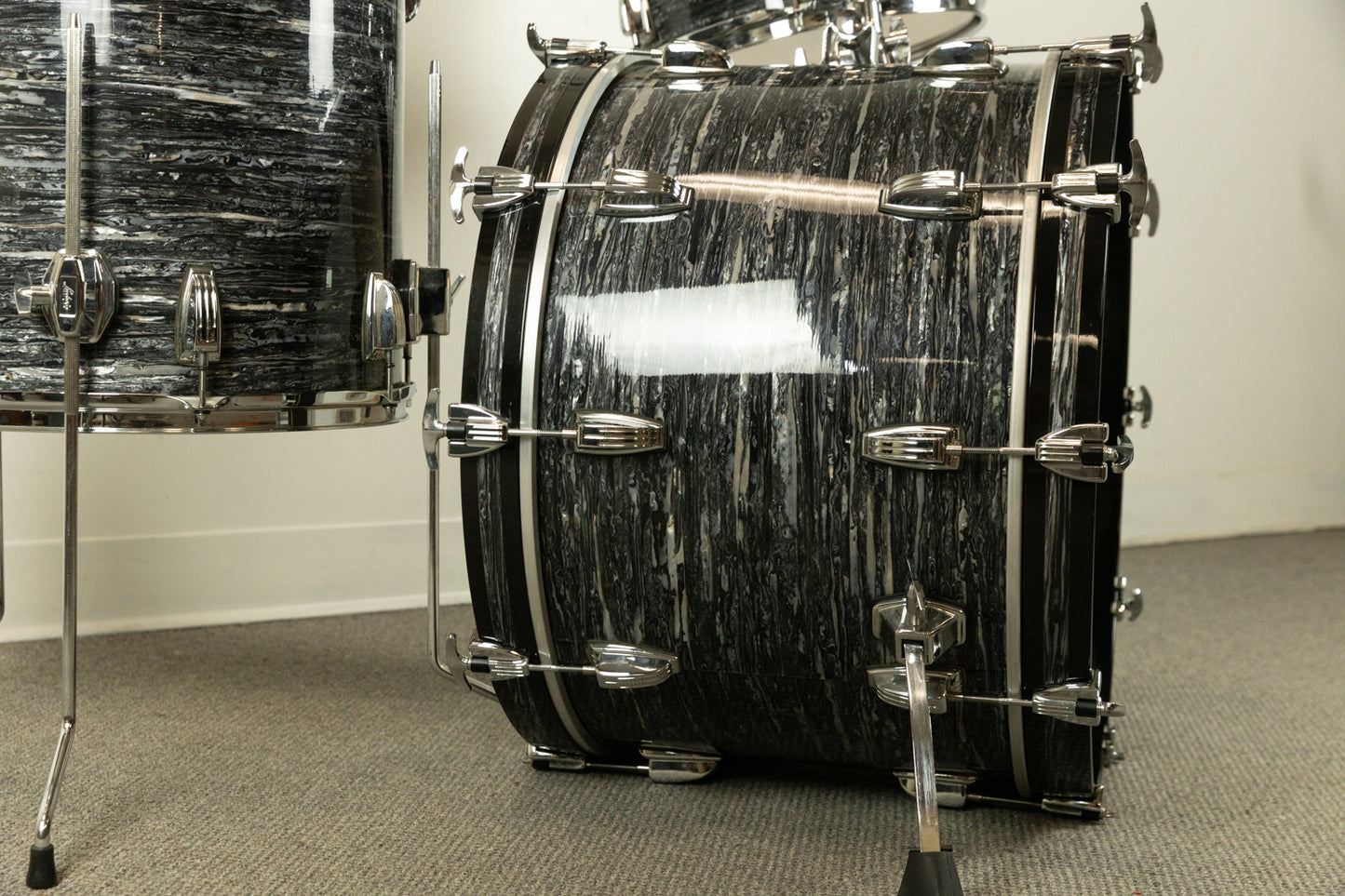 2014 Ludwig Legacy Maple Oyster Black Pearl Drum Set