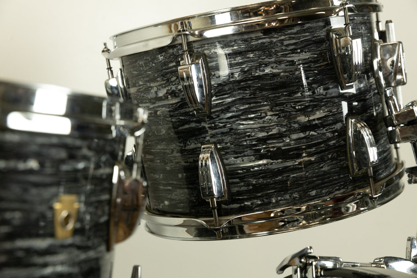 2014 Ludwig Legacy Maple Oyster Black Pearl Drum Set