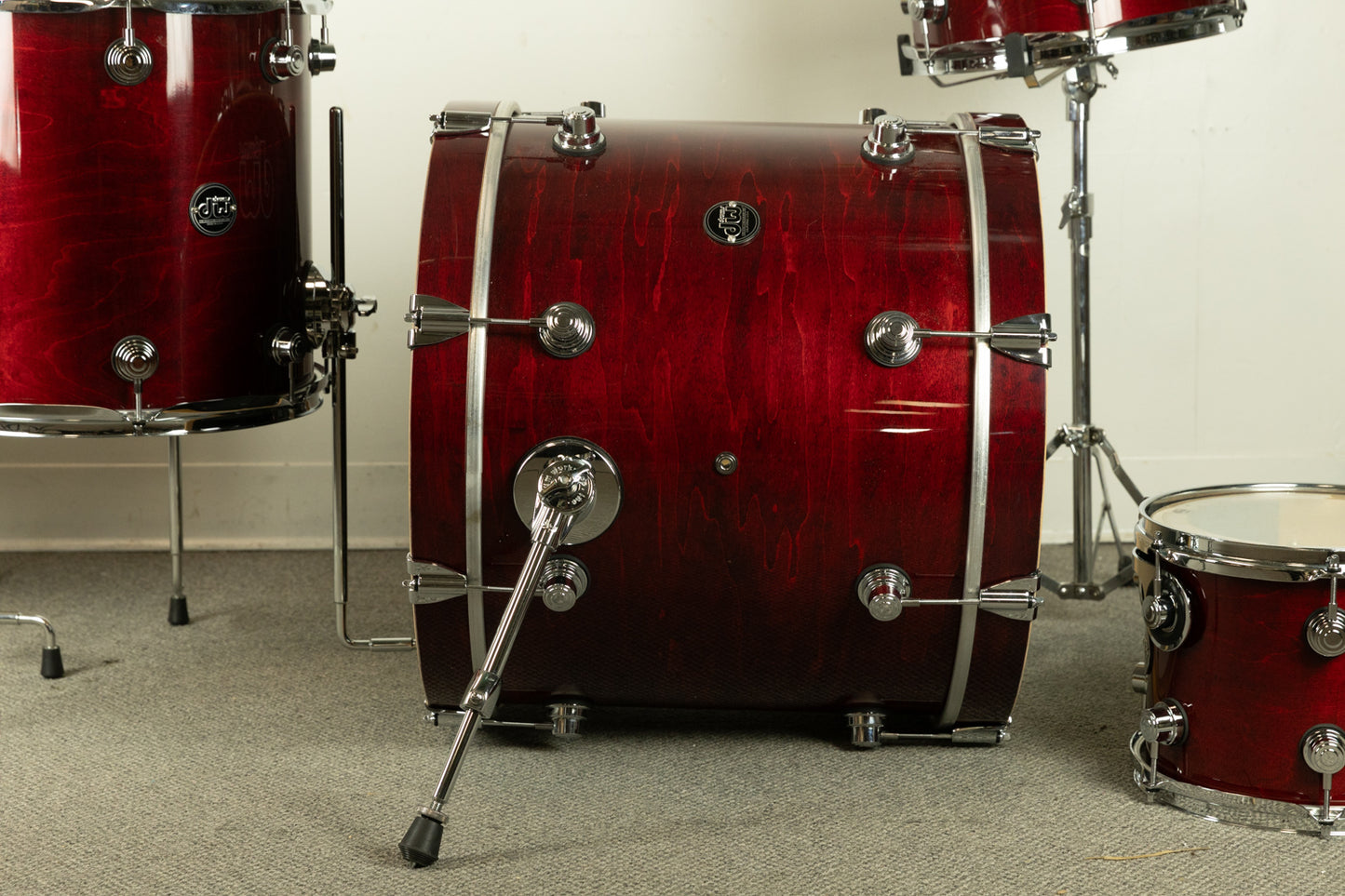 DW Performance Cherry Stain Drum Set