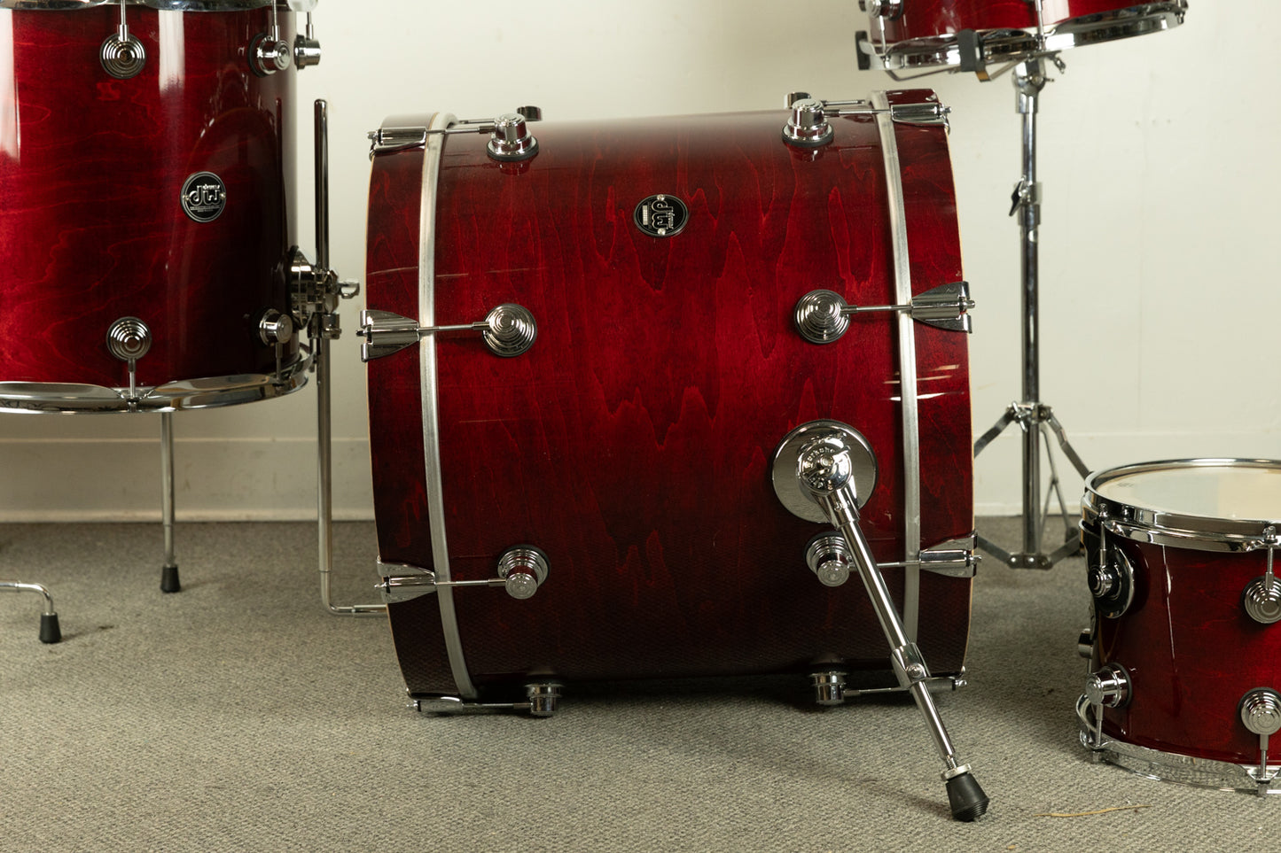 DW Performance Cherry Stain Drum Set