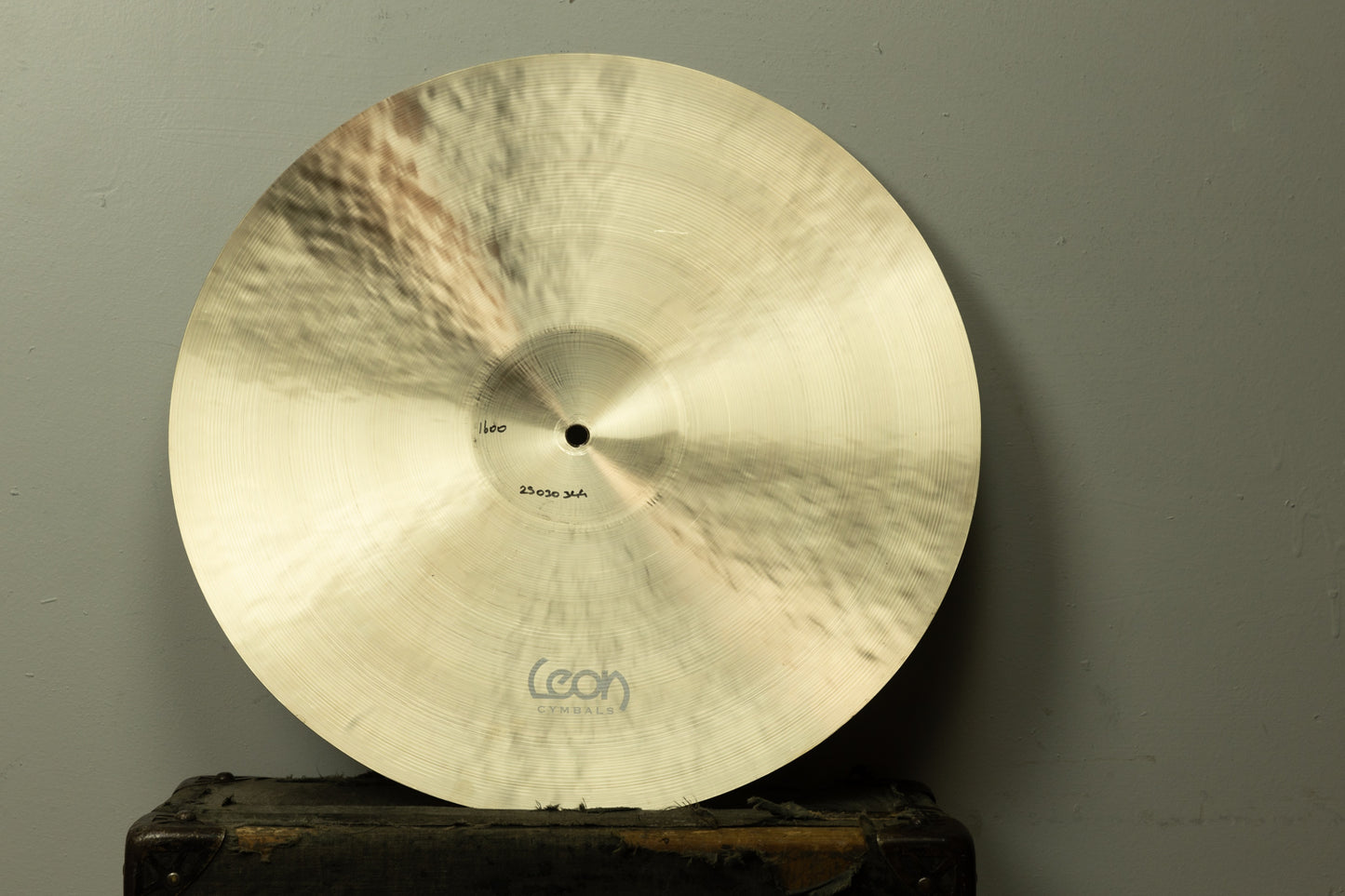 Leon 19" Dark Half Raw Medium Thin Crash 1600g
