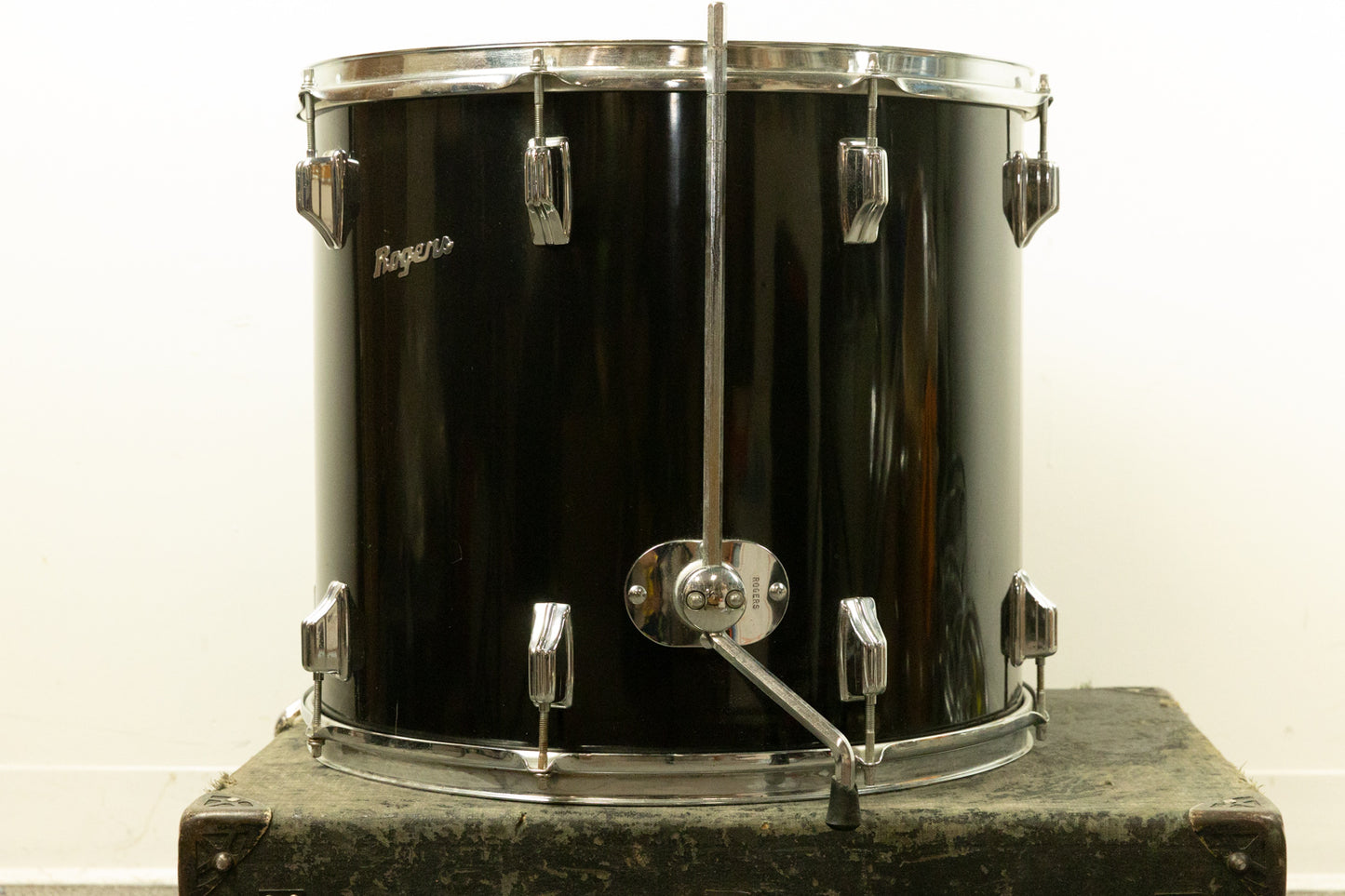 1970s Rogers 16x18 Jet Black Pearl Floor Tom