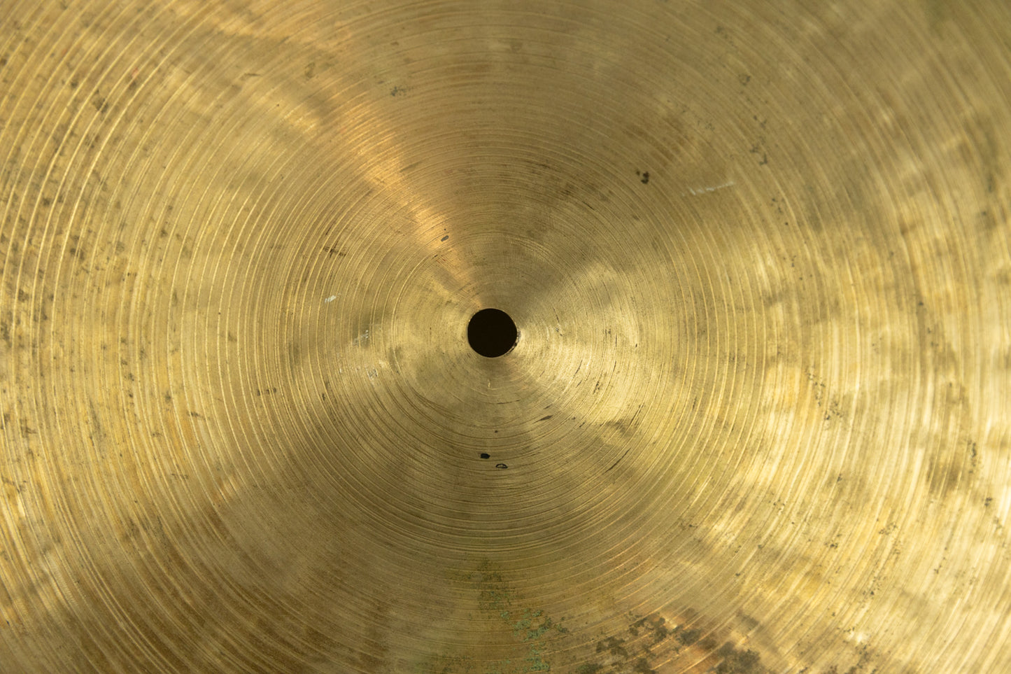 Zildjian K Istanbul 18" New Stamp Medium Ride Cymbal 1620g