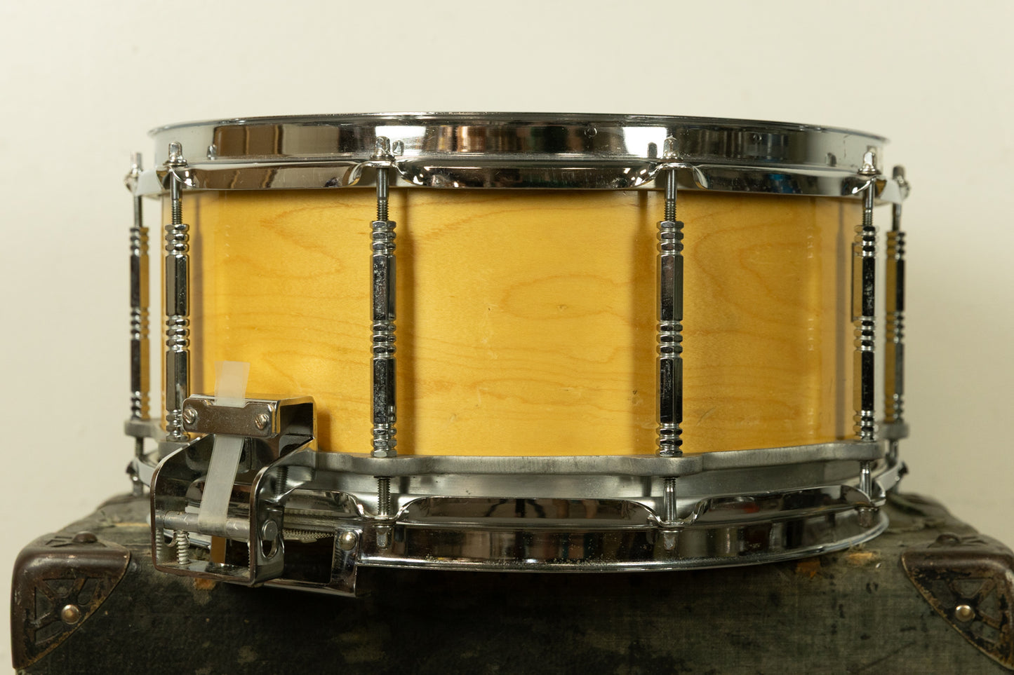 1980s Pearl 6.5x14 Maple Free-Floating Snare Drum