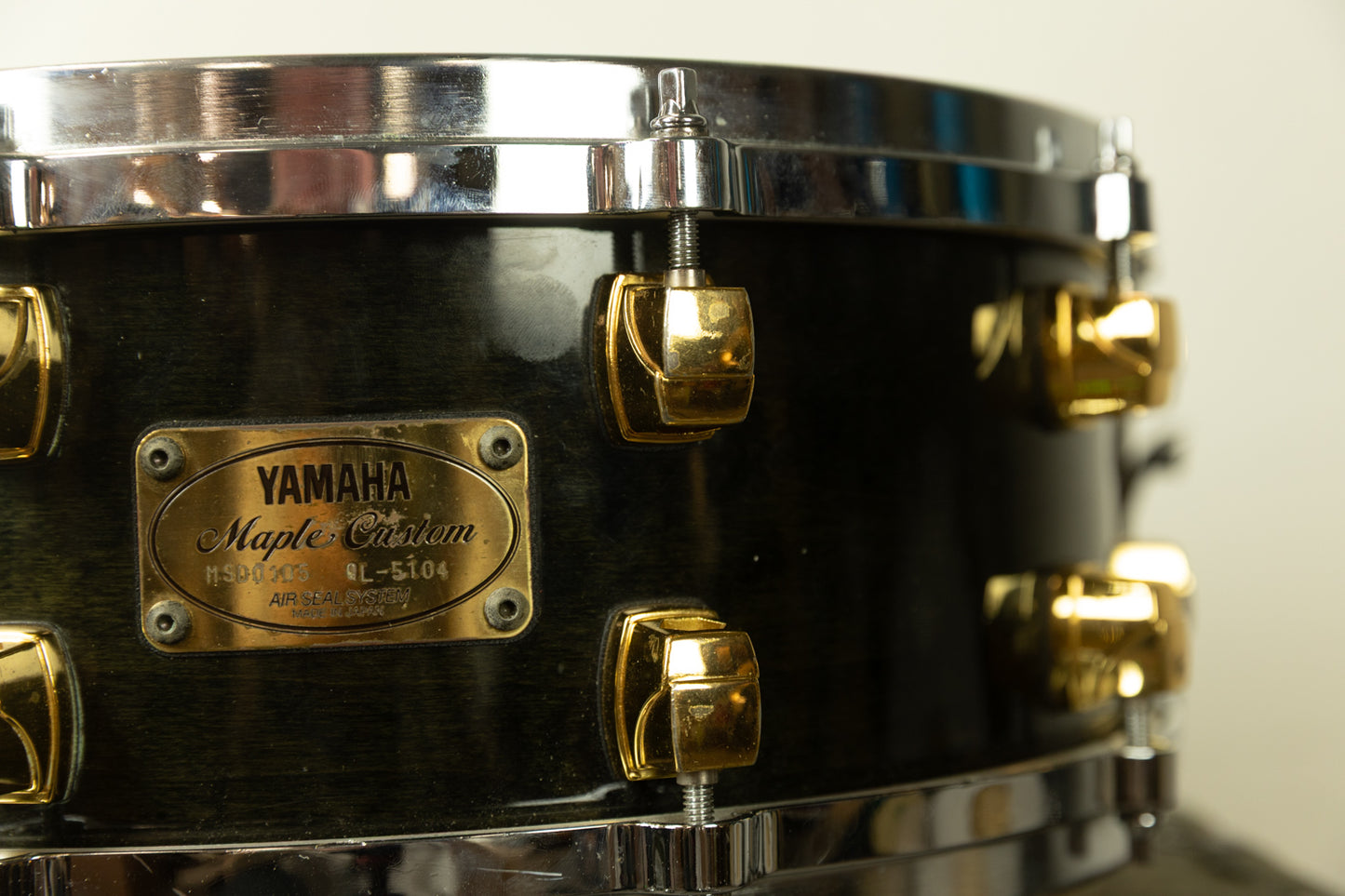 Yamaha 5.5x14 Maple Custom Ebony Lacquer Snare Drum
