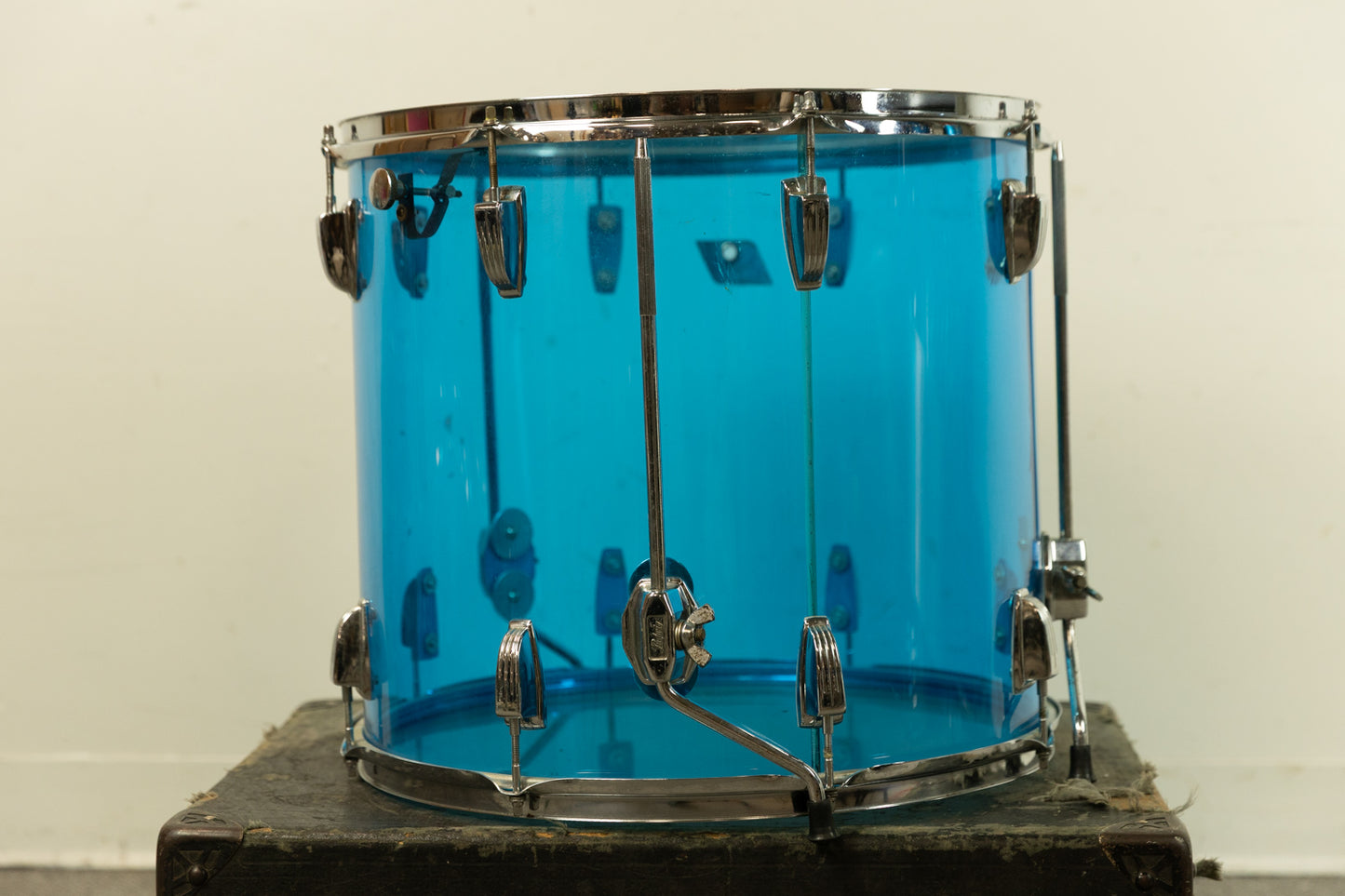 1970s Ludwig 16x18 Blue Vistalite Floor Tom