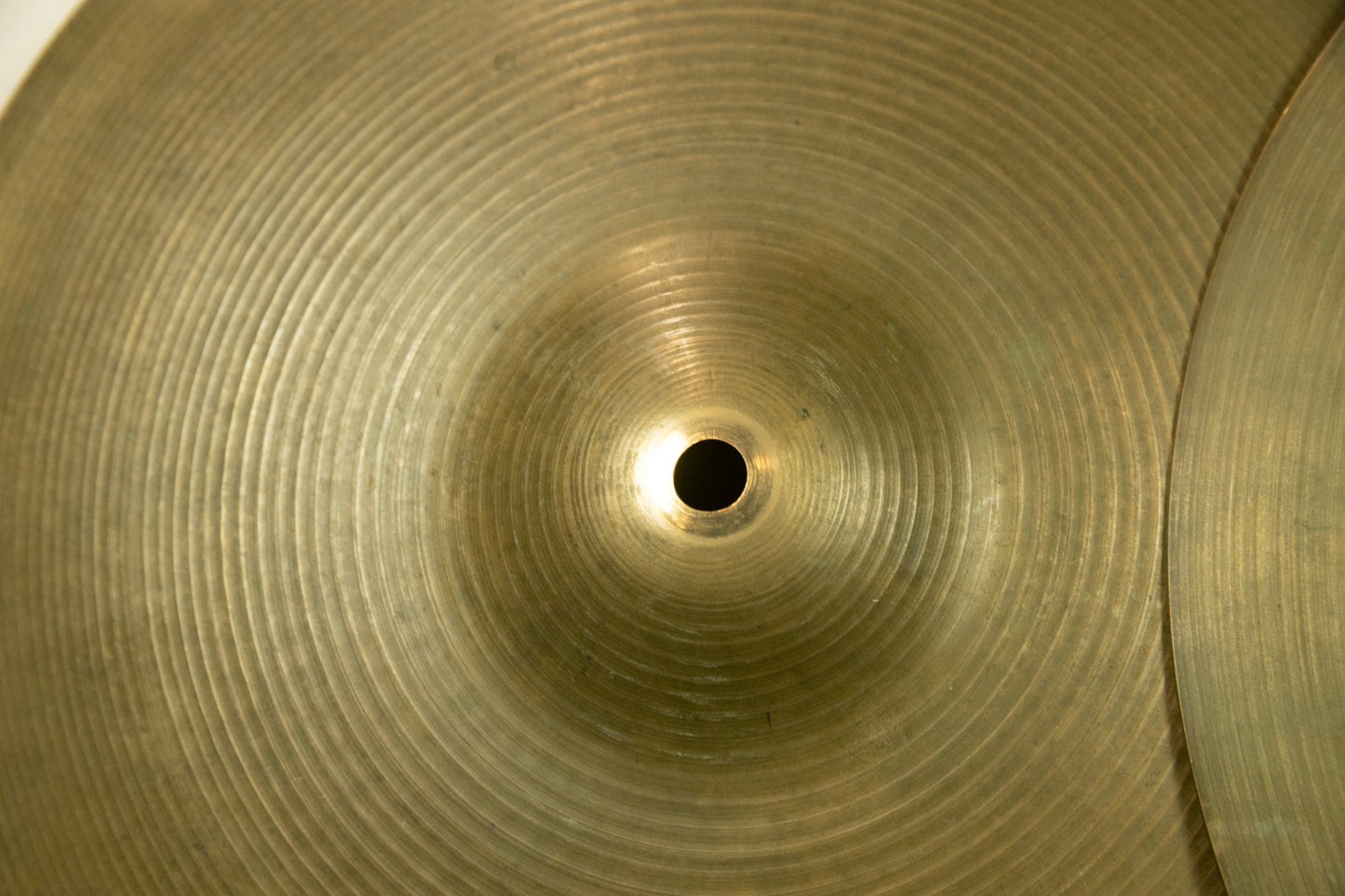 1970s Zildjian A 14" Hollow Logo New Beat Hi Hat Cymbals 893g 1391g