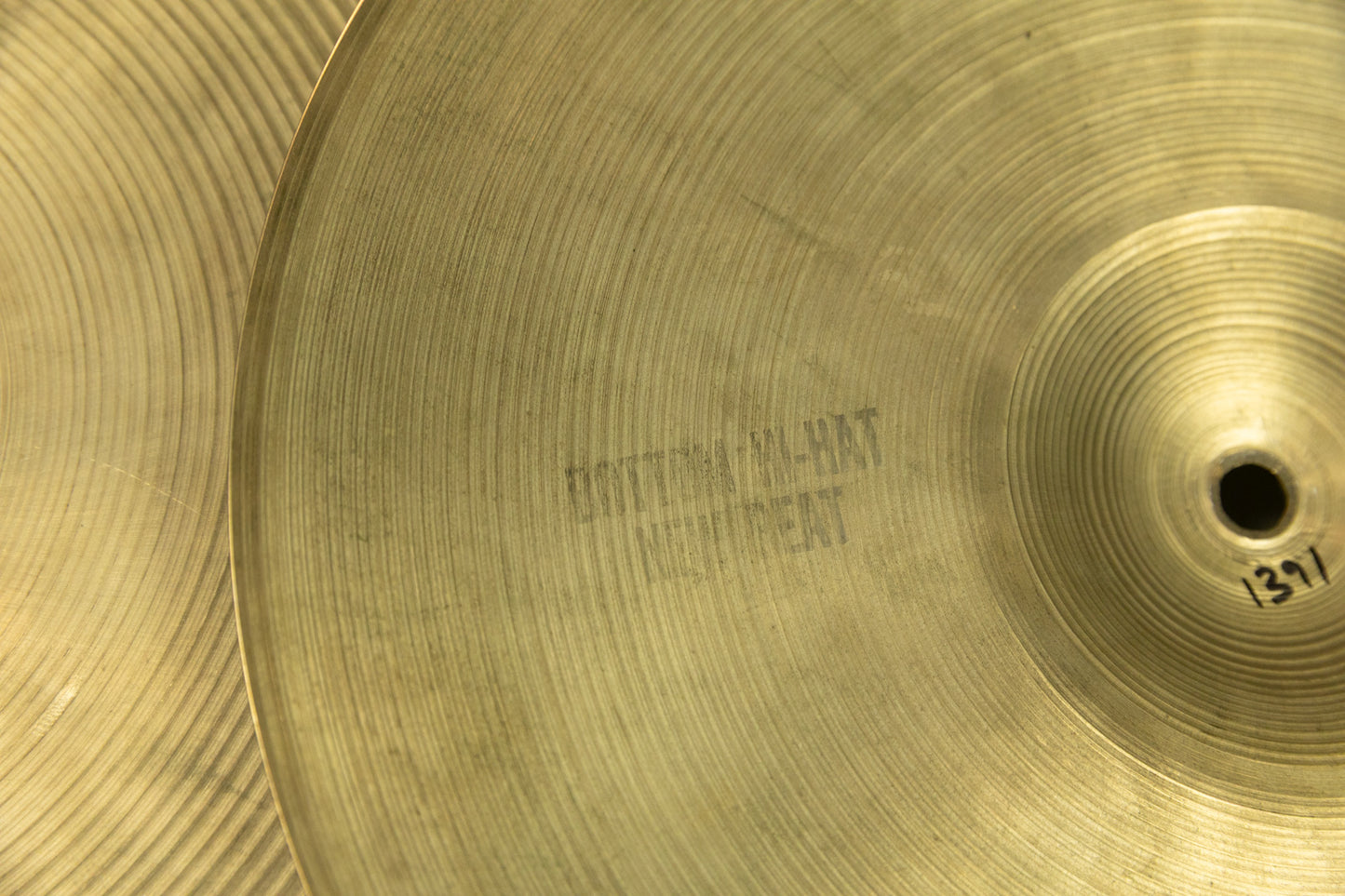 1970s Zildjian A 14" Hollow Logo New Beat Hi Hat Cymbals 893g 1391g