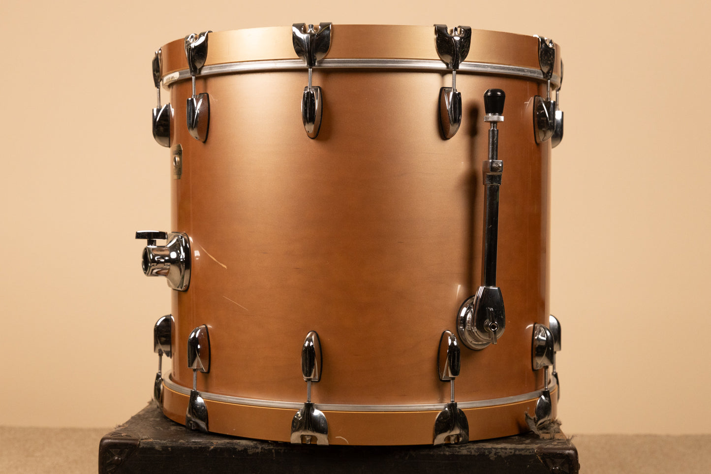 2000s Gretsch Renown 18x22 Champagne Silk Bass Drum