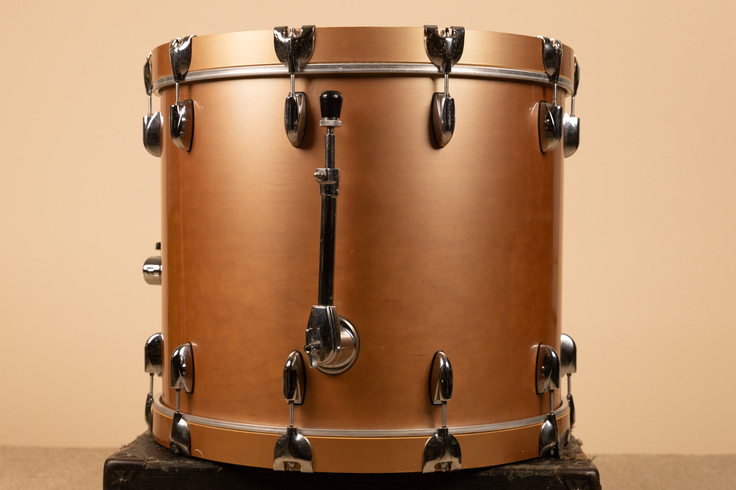 2000s Gretsch Renown 18x22 Champagne Silk Bass Drum