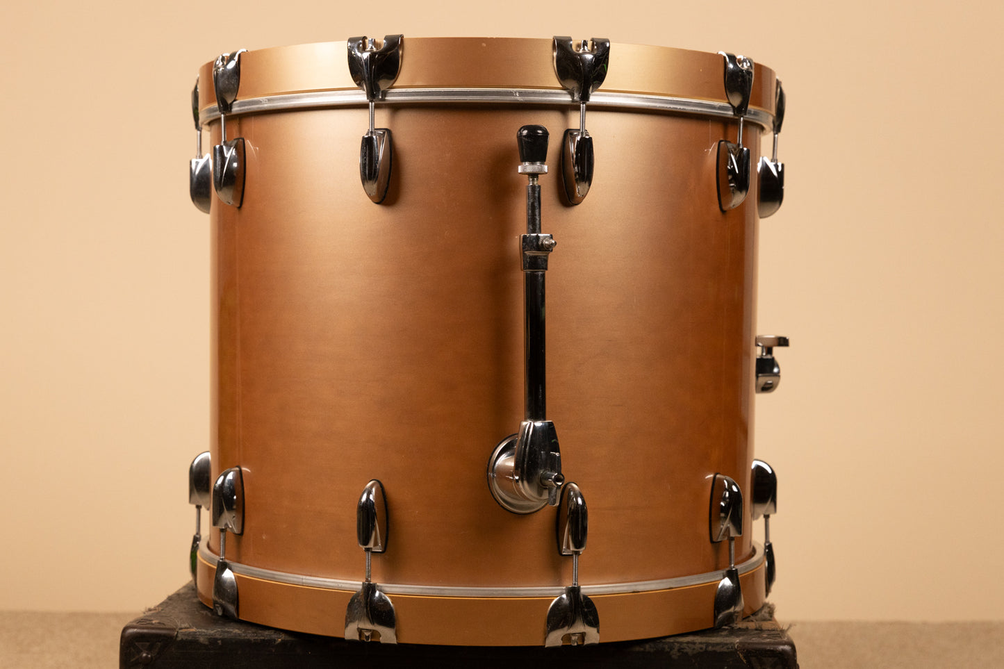 2000s Gretsch Renown 18x22 Champagne Silk Bass Drum