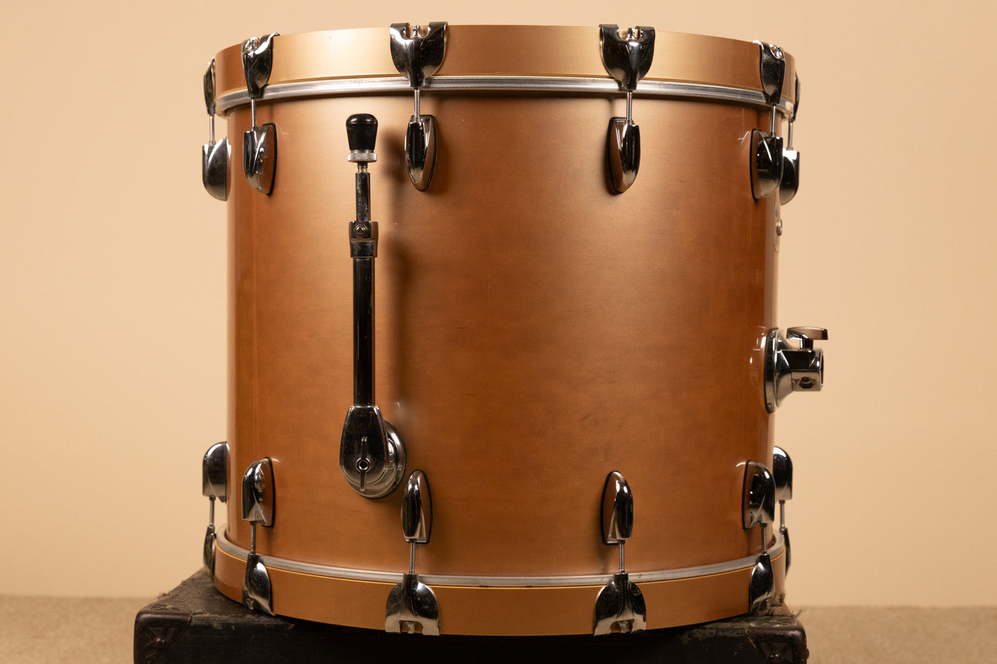 2000s Gretsch Renown 18x22 Champagne Silk Bass Drum