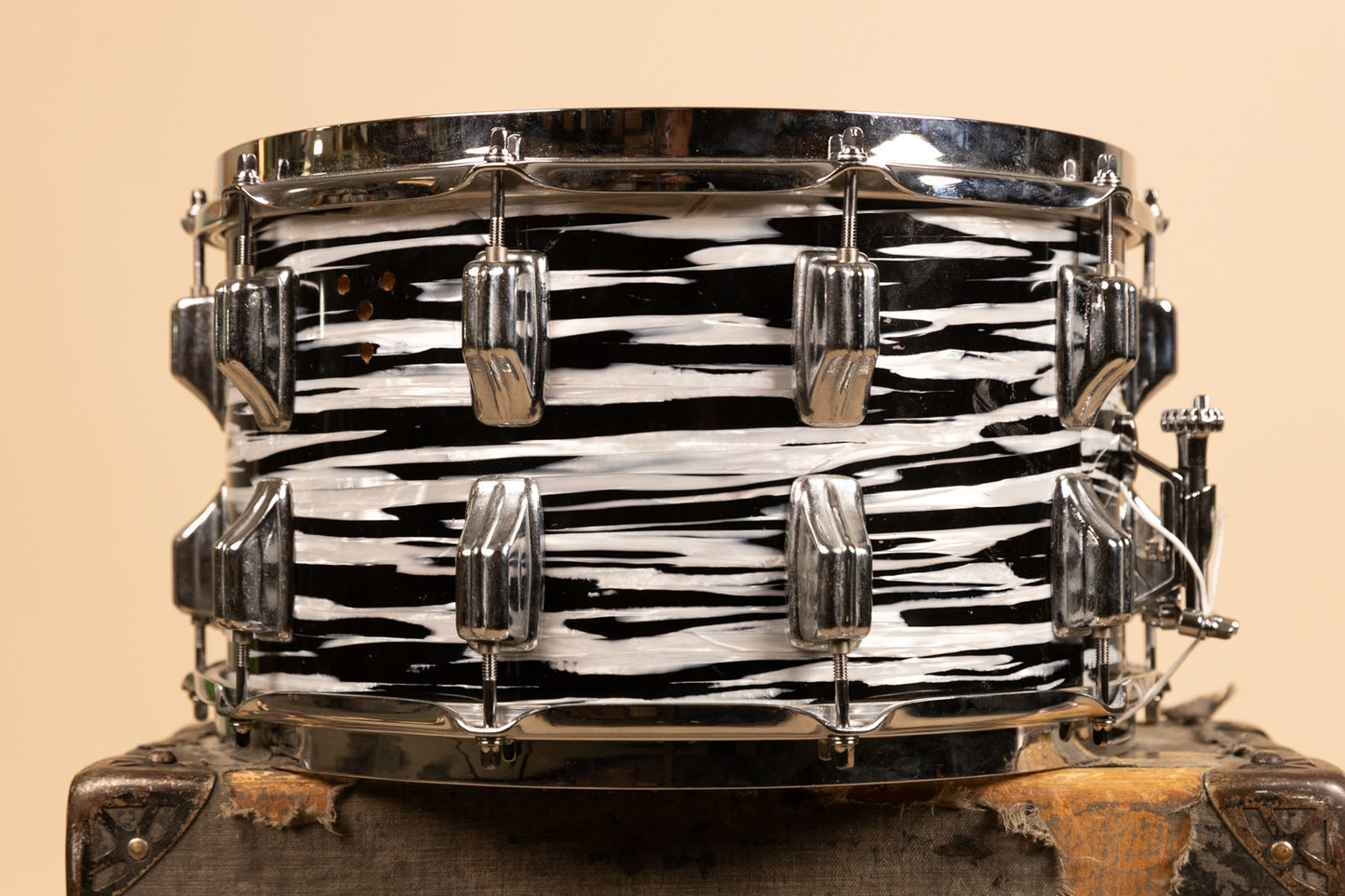 Vintage Newsound 8x14 White Tiger Pearl Snare Drum