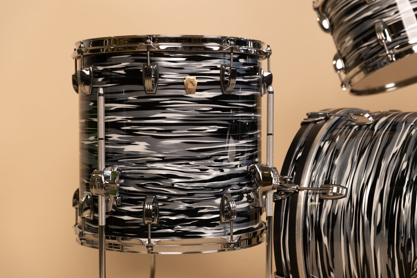 2026 Ludwig Black Oyster Classic Maple Jazzette Drum Set