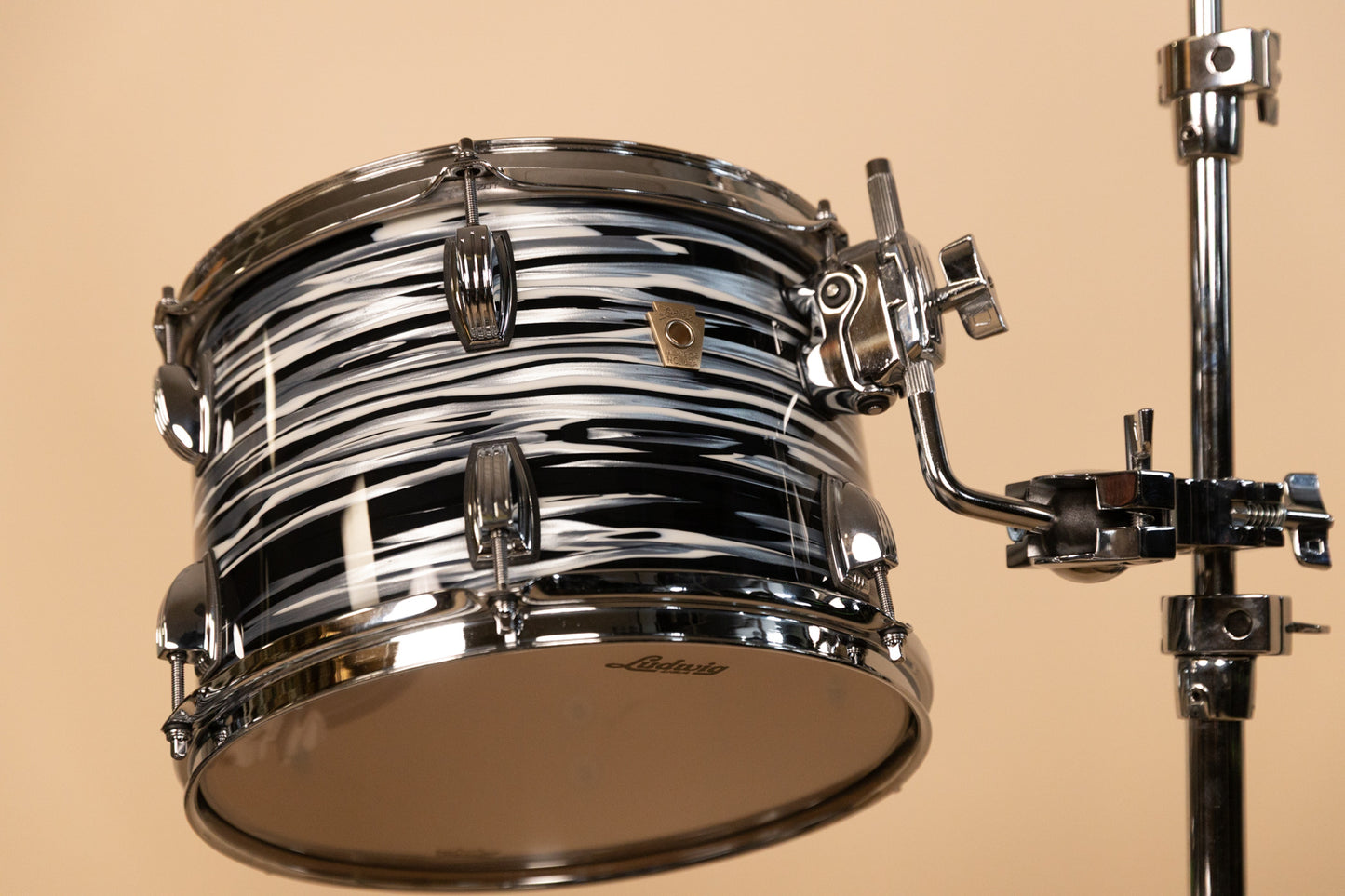 2026 Ludwig Black Oyster Classic Maple Jazzette Drum Set