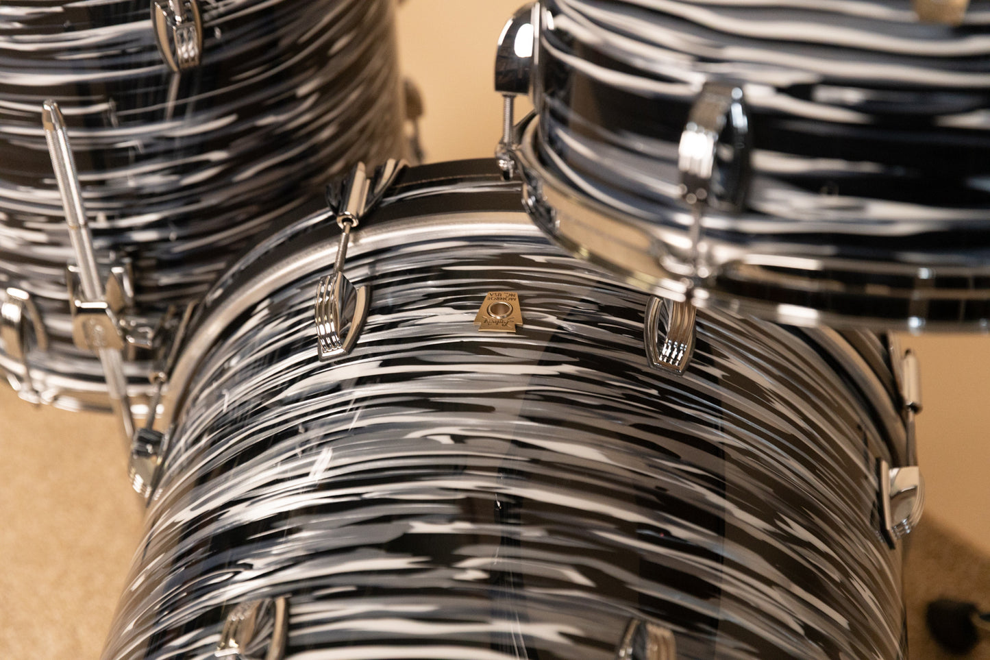 2026 Ludwig Black Oyster Classic Maple Jazzette Drum Set