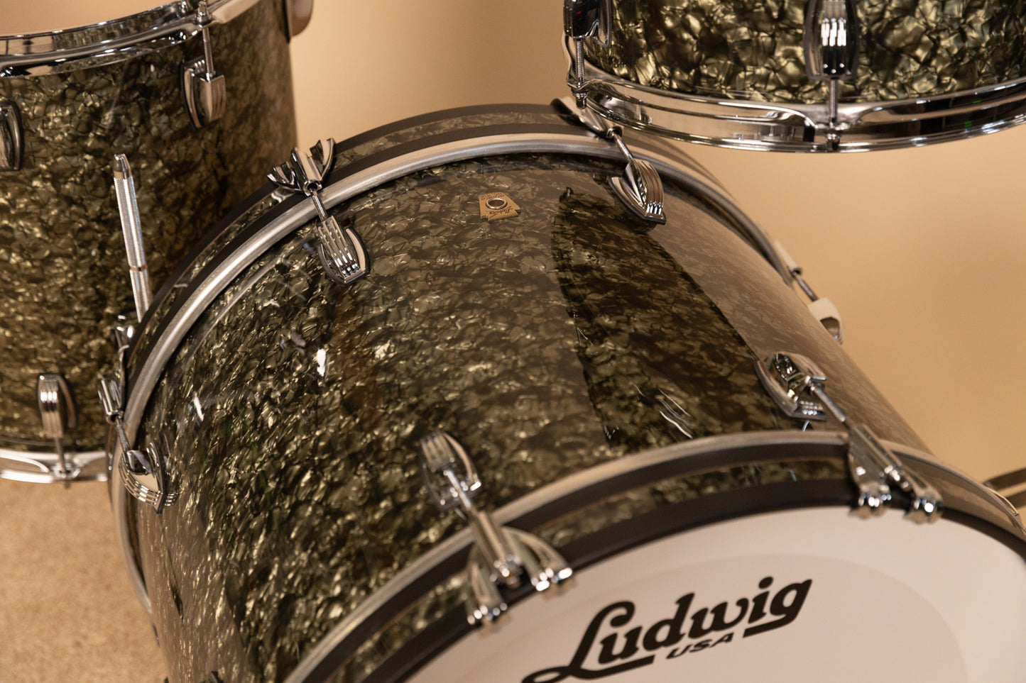 2026 Ludwig Moss Green Pearl Classic Maple Downbeat Drum Set