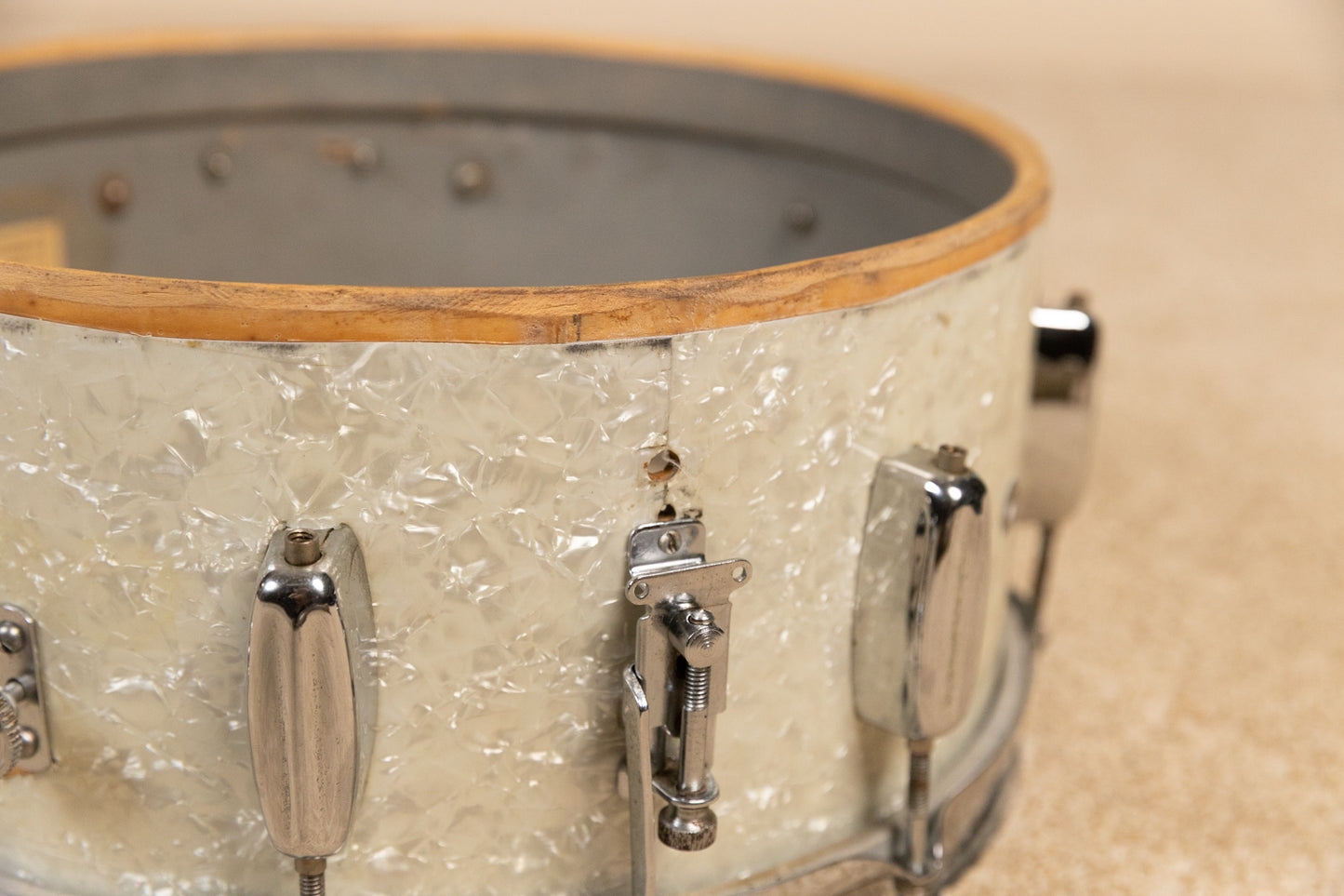 1959 Rogers 6.5x14 "Pirate Badge" Holiday White Marine Pearl Snare Drum