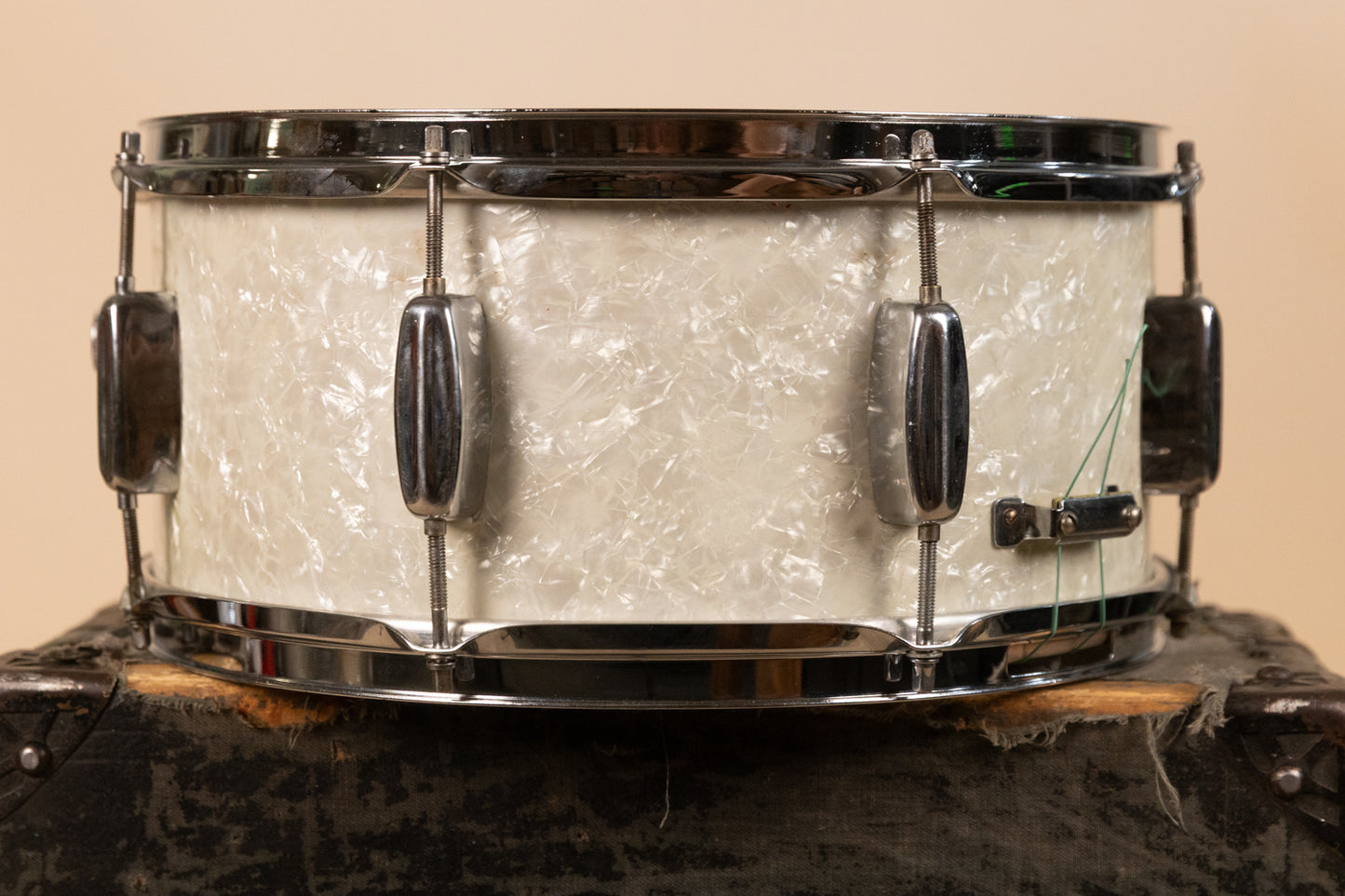 1959 Rogers 6.5x14 "Pirate Badge" Holiday White Marine Pearl Snare Drum
