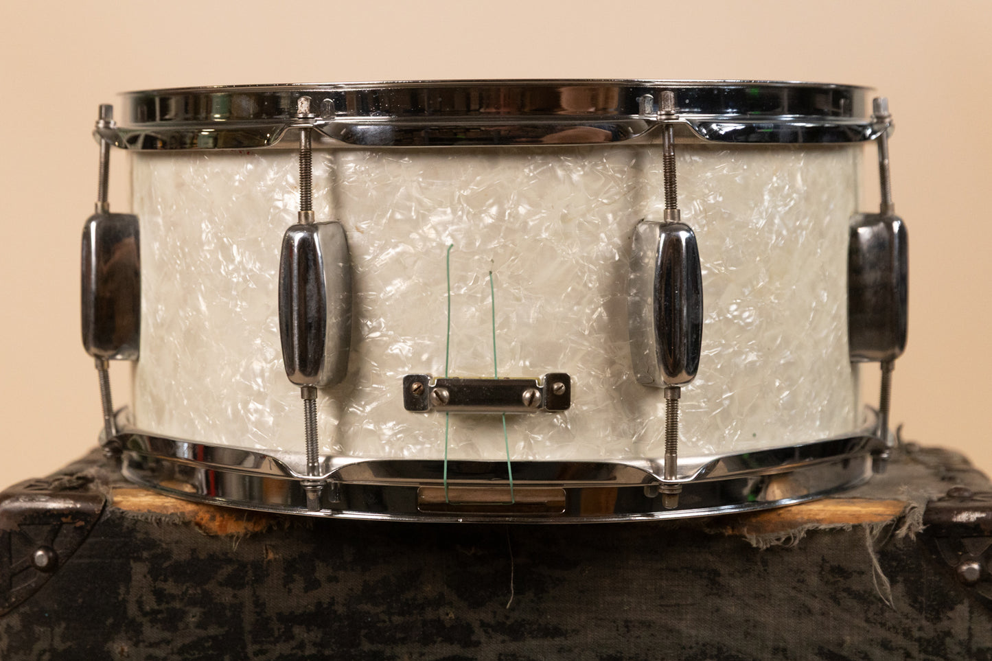 1959 Rogers 6.5x14 "Pirate Badge" Holiday White Marine Pearl Snare Drum
