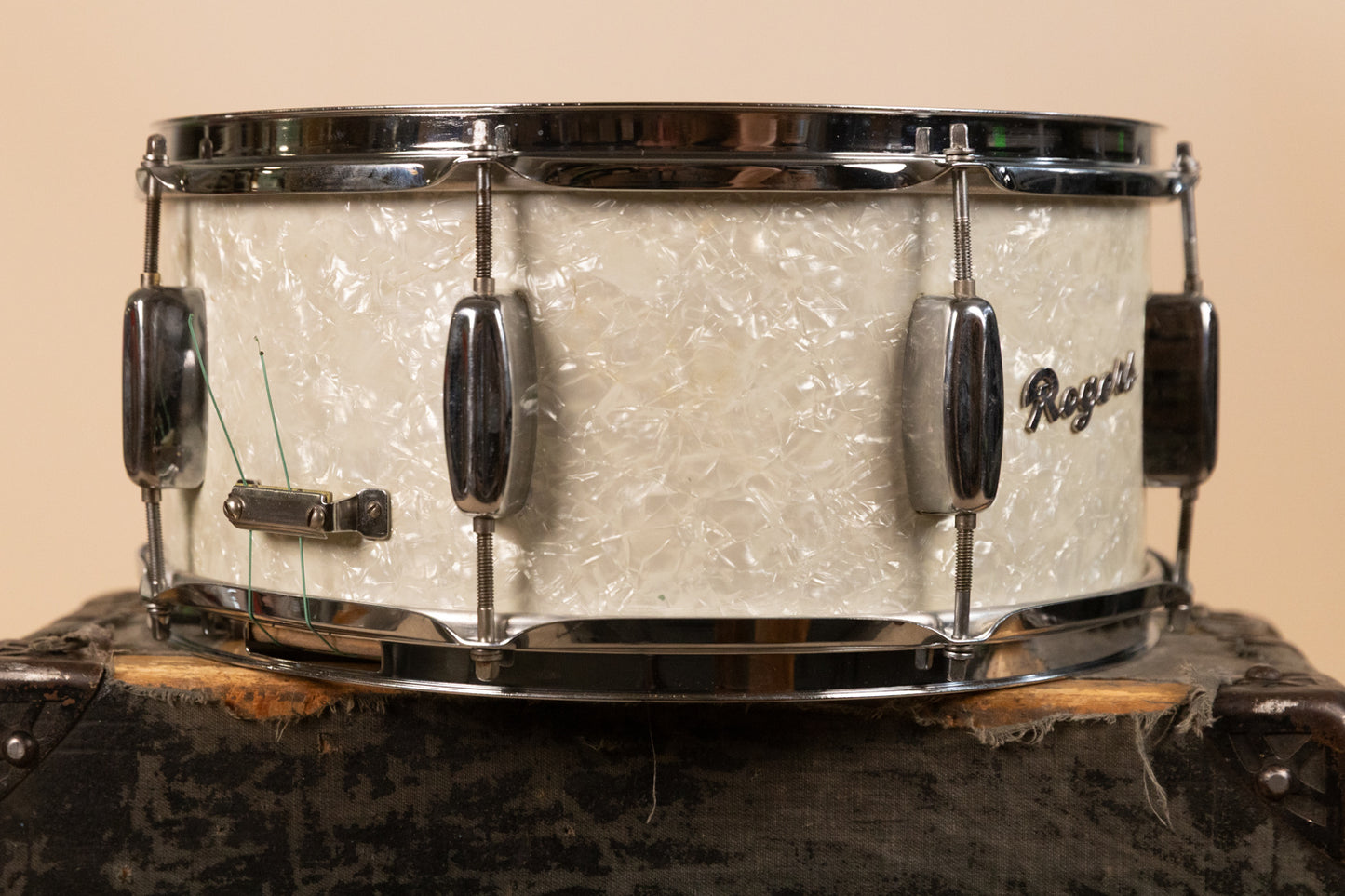 1959 Rogers 6.5x14 "Pirate Badge" Holiday White Marine Pearl Snare Drum