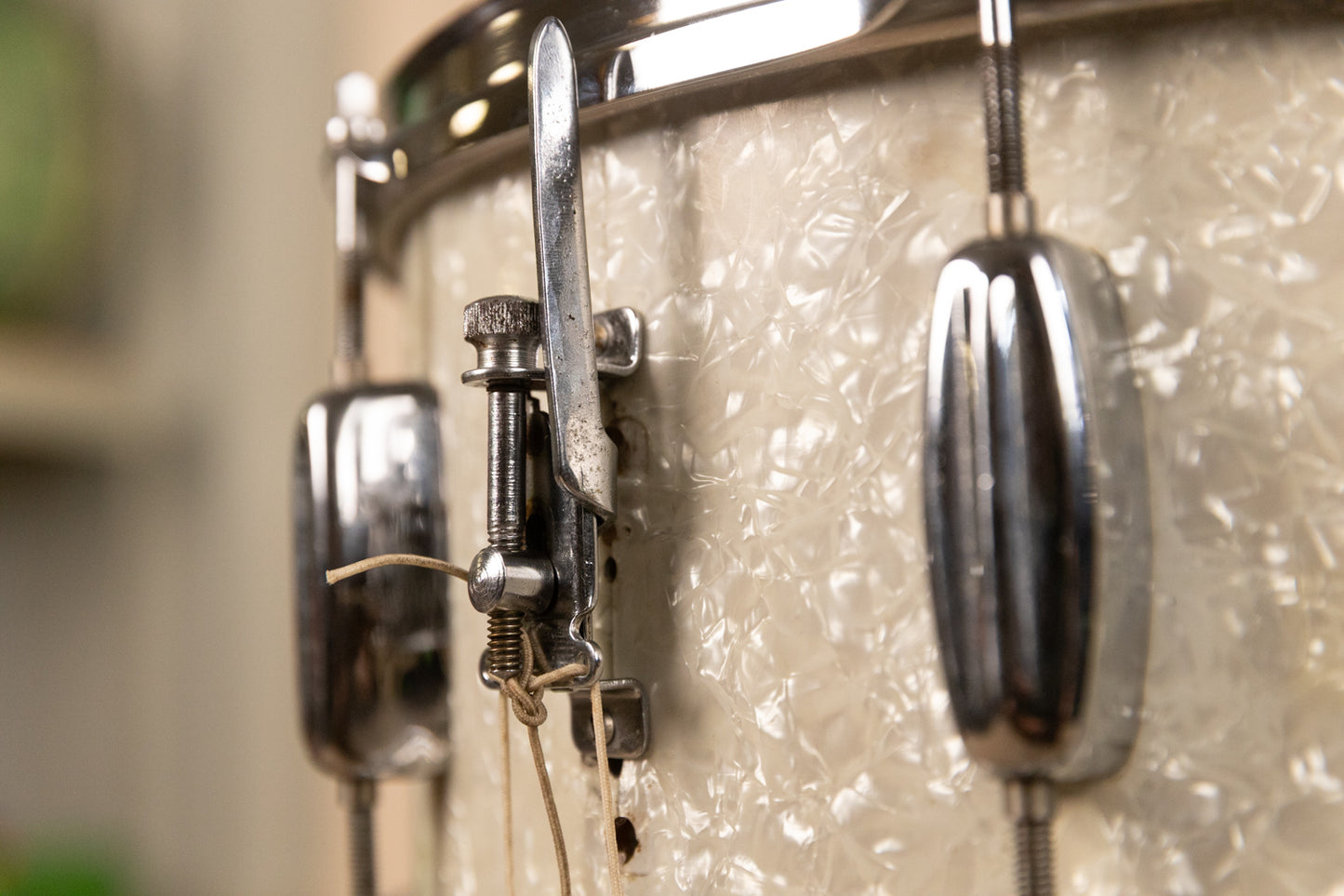 1959 Rogers 6.5x14 "Pirate Badge" Holiday White Marine Pearl Snare Drum