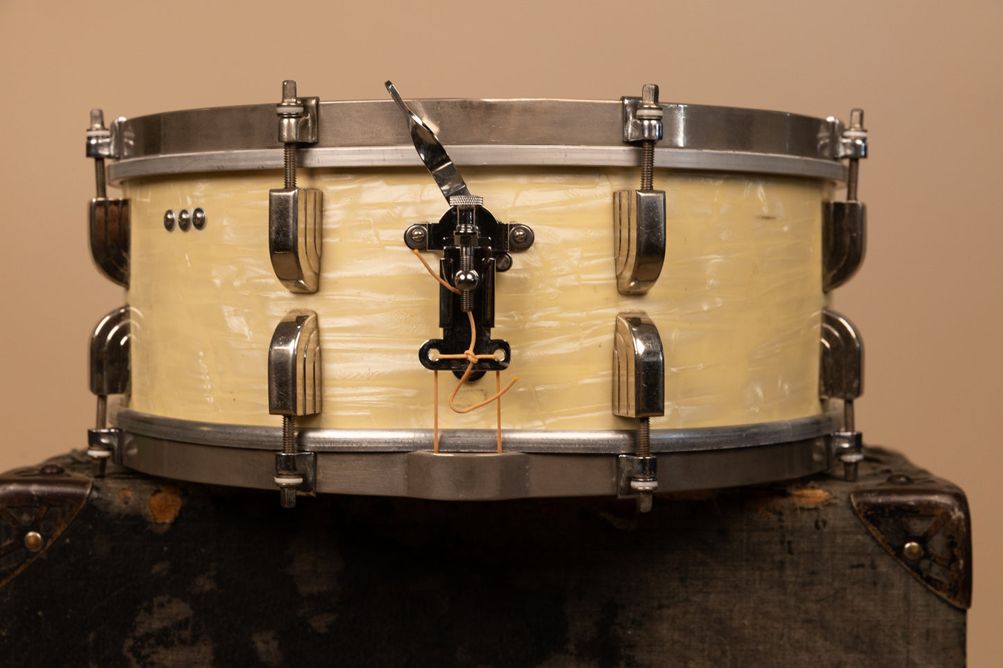 1940s Leedy 5.5x14 Avalon Pearl Broadway Snare Drum