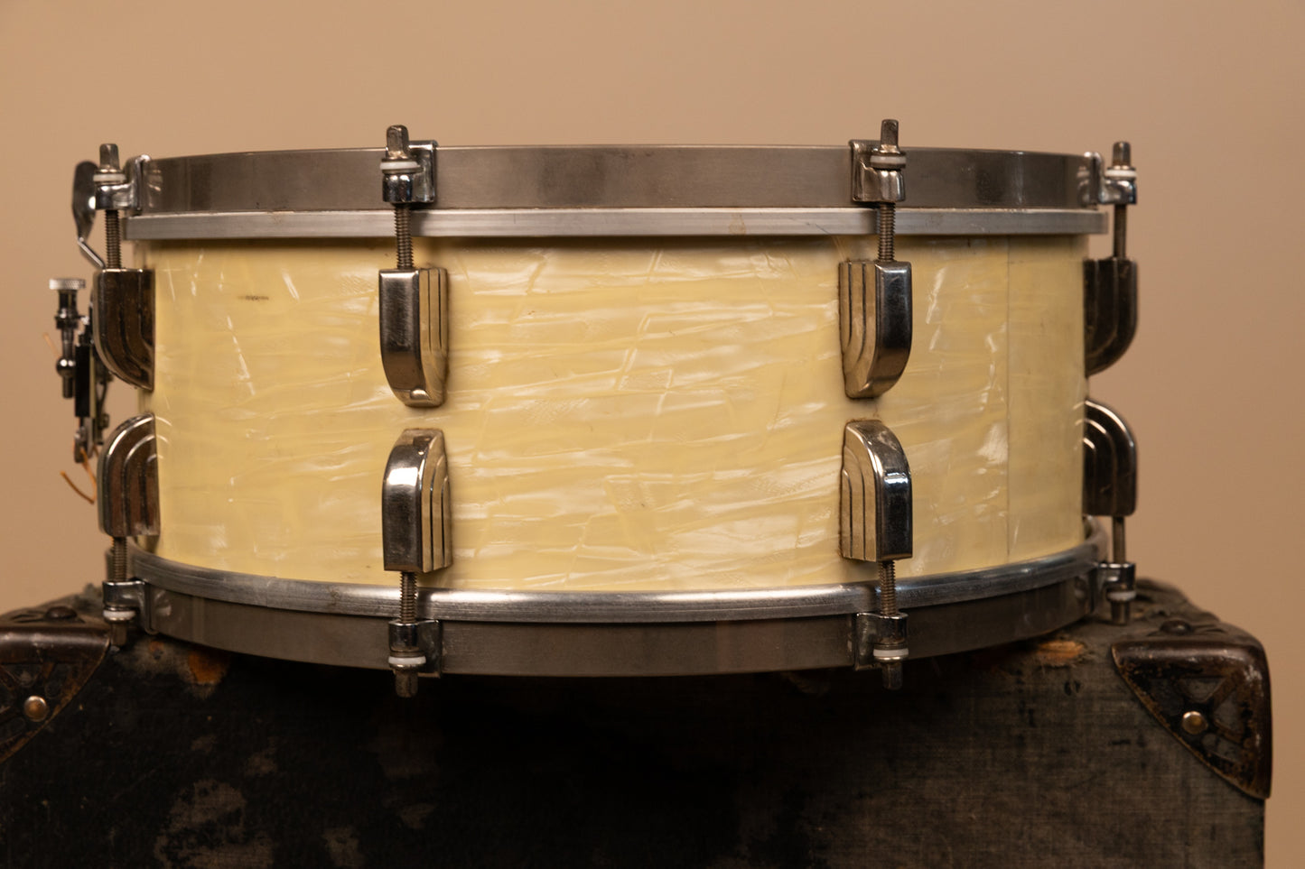 1940s Leedy 5.5x14 Avalon Pearl Broadway Snare Drum