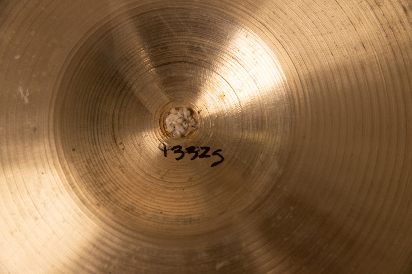 1990s Zildjian A 14" New Beat Bottom Hi Hat Cymbal 1332g