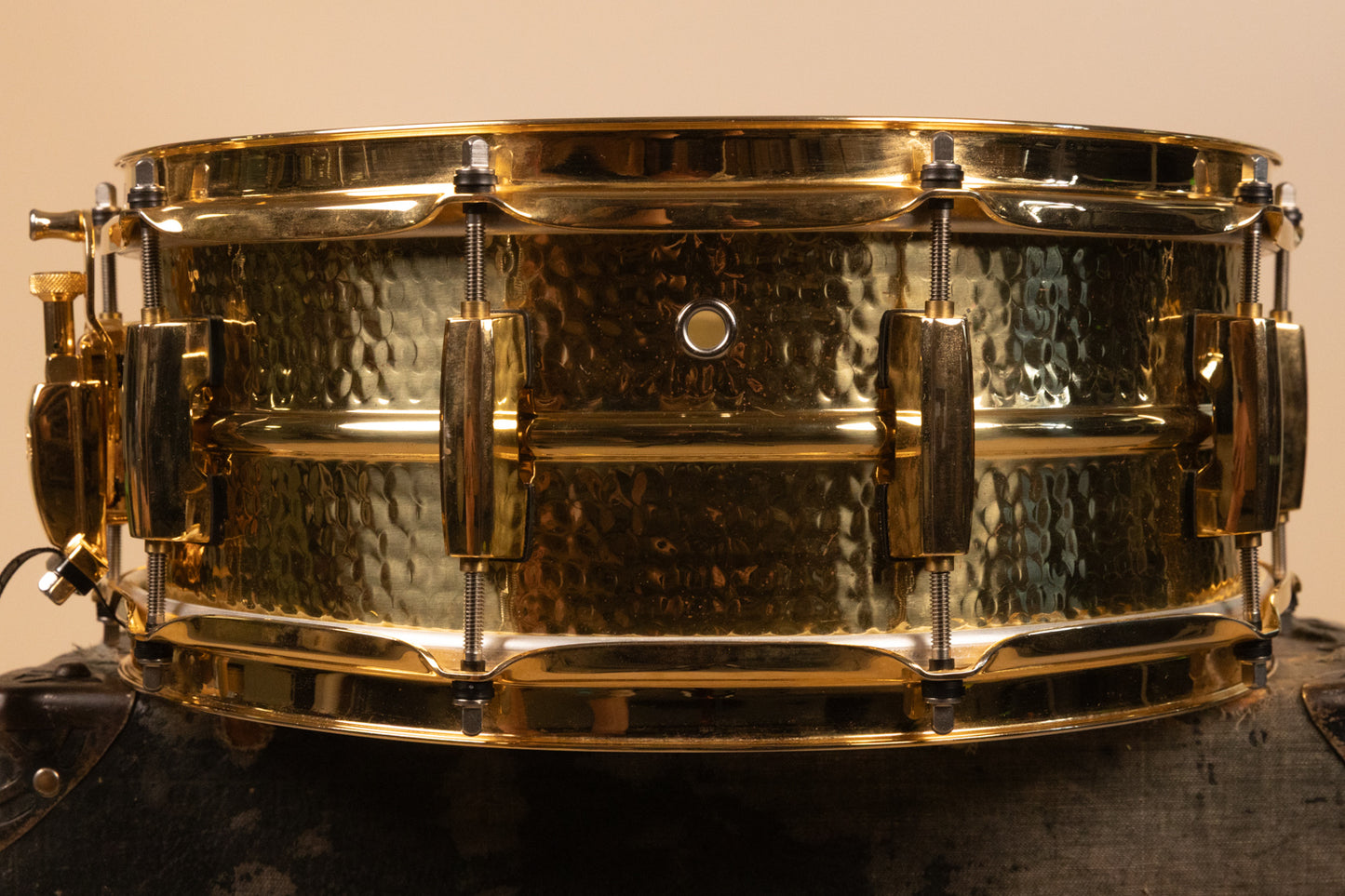 Pearl 5.5x14 Jimmy DeGrasso Signature Hammered Brass Snare Drum