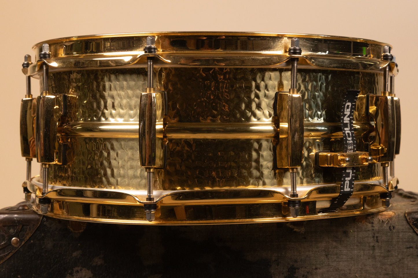 Pearl 5.5x14 Jimmy DeGrasso Signature Hammered Brass Snare Drum