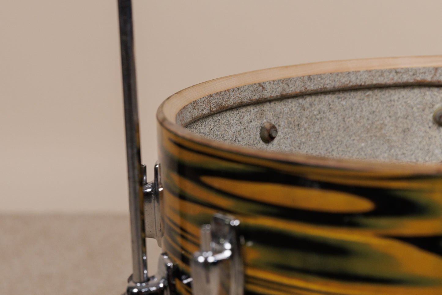 1970s Ludwig Standard 16x16 Lemon Strata Floor Tom