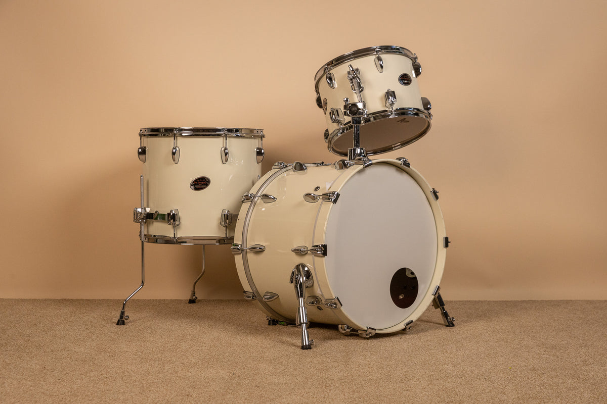 Sakae Almighty Birch Vintage White Drum Set
