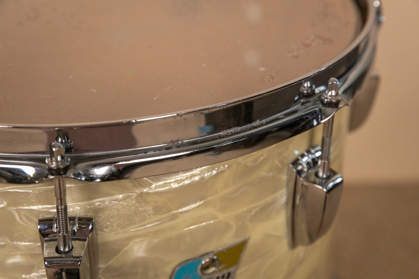 1970s Ludwig 14x14 White Marine Pearl Floor Tom